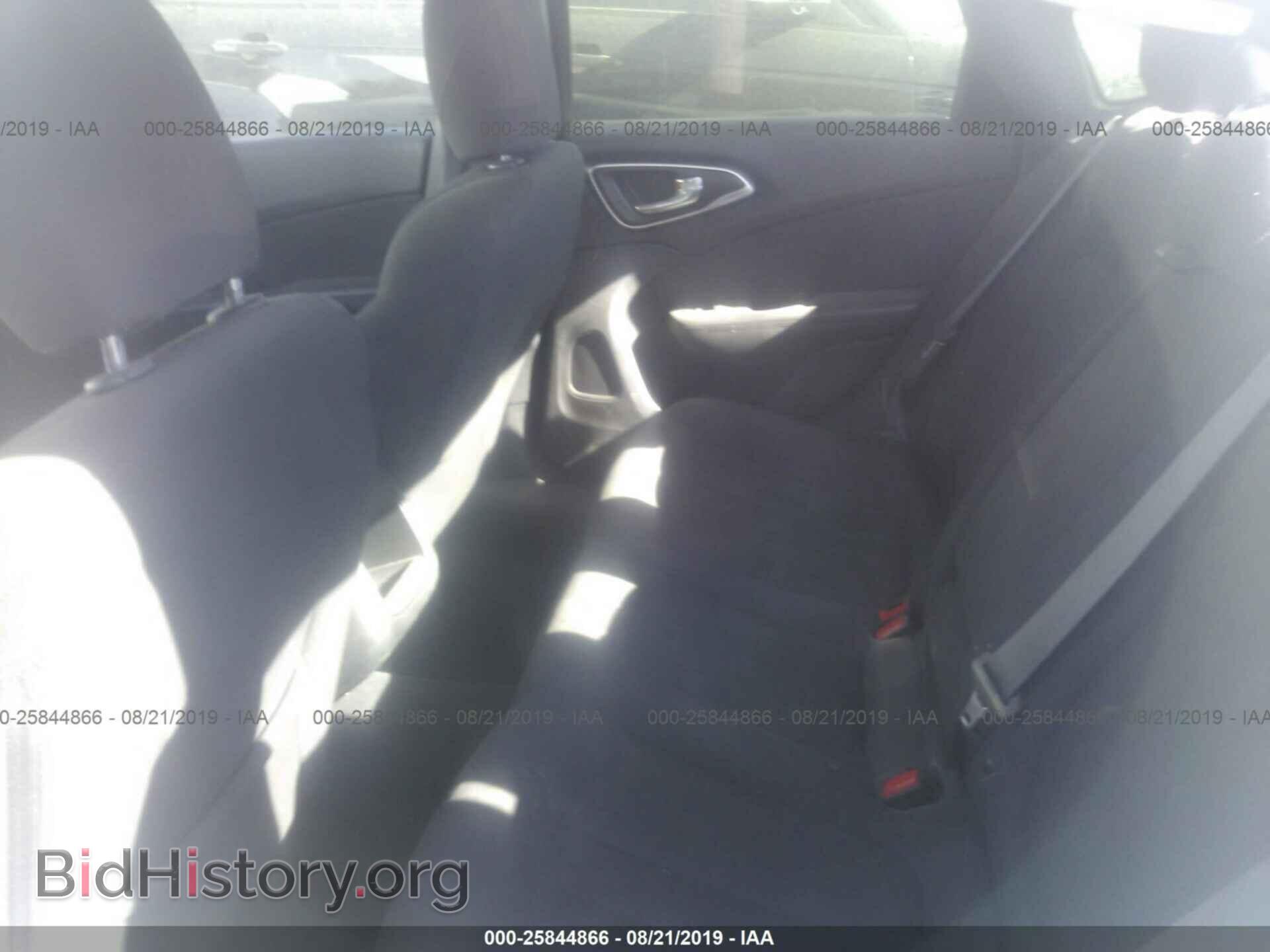 2015 CHRYSLER 200 - VIN: 1C3CCCAB9FN604264 - Фото 8