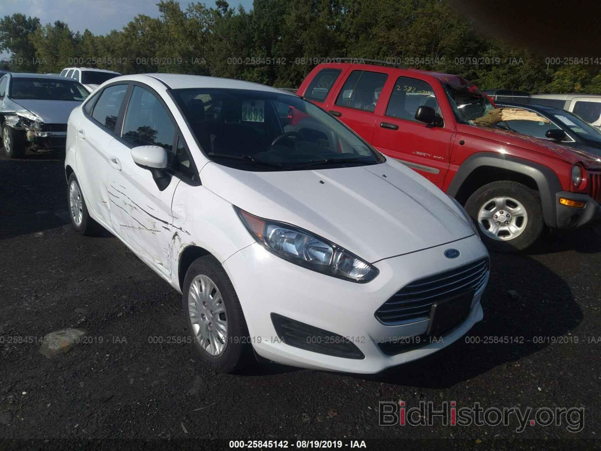 Photo 3FADP4AJ3FM218621 - FORD FIESTA 2015