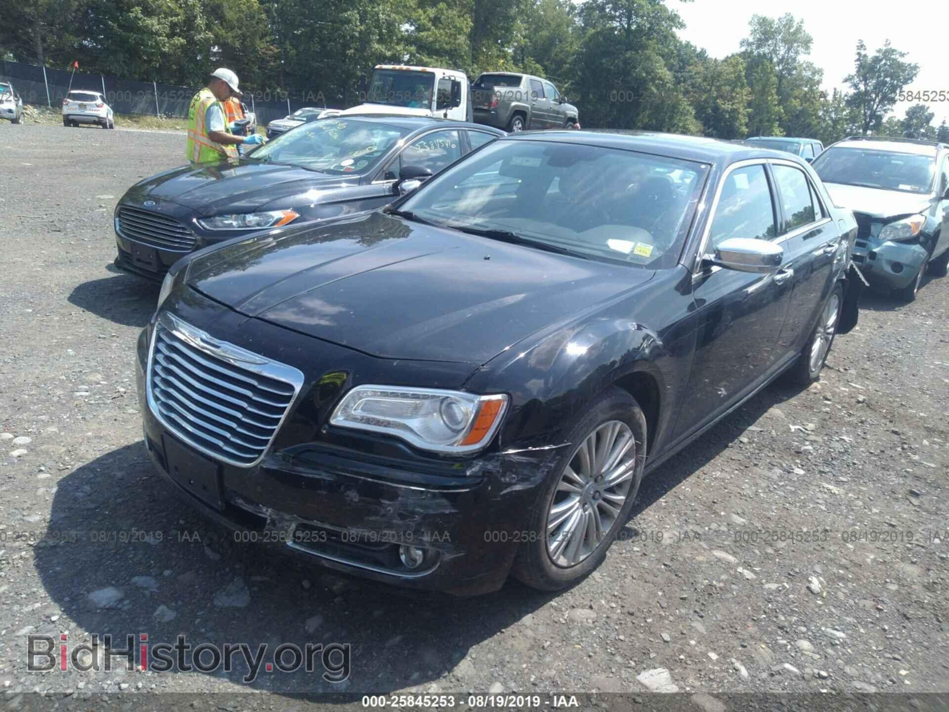 2012 CHRYSLER 300C - VIN: 2C3CCAKT7CH197139 - Фото 2