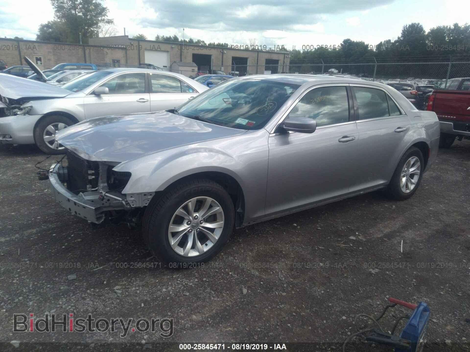 2016 CHRYSLER 300 - VIN: 2C3CCAAG8GH219479 - Фото 2