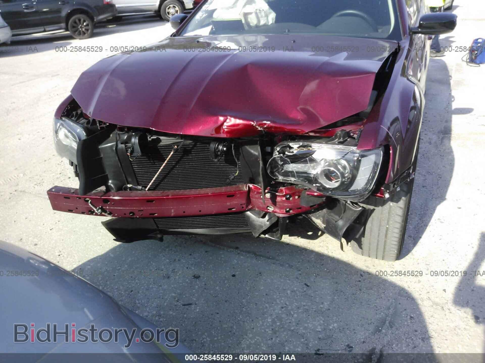 2019 CHRYSLER 300 - VIN: 2C3CCAAG3KH501568 - Фото 6
