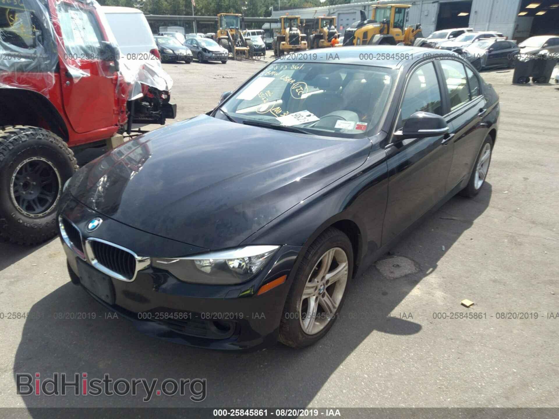 2013 BMW 328 - VIN: WBA3B5C5XDF593751 - Фото 2