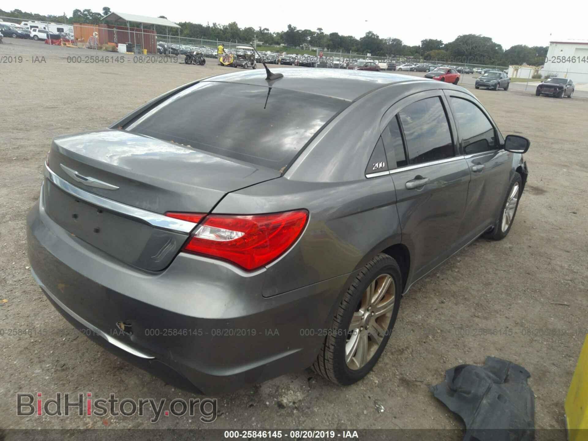 2013 CHRYSLER 200 - VIN: 1C3CCBAB2DN671330 - Фото 4