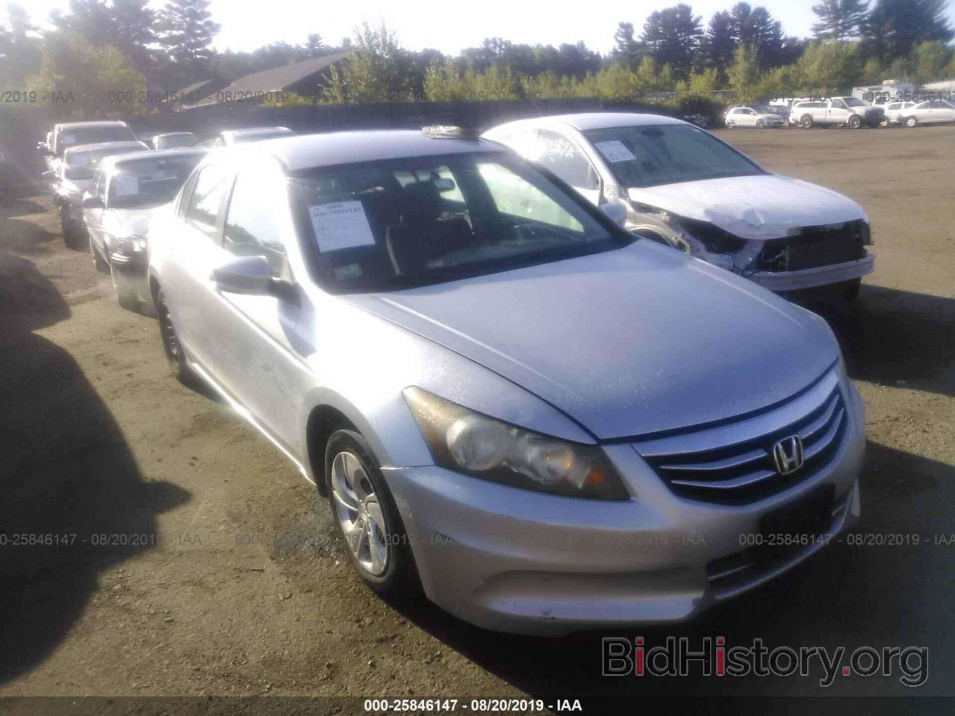 Photo 1HGCP2F44BA043981 - HONDA ACCORD 2011