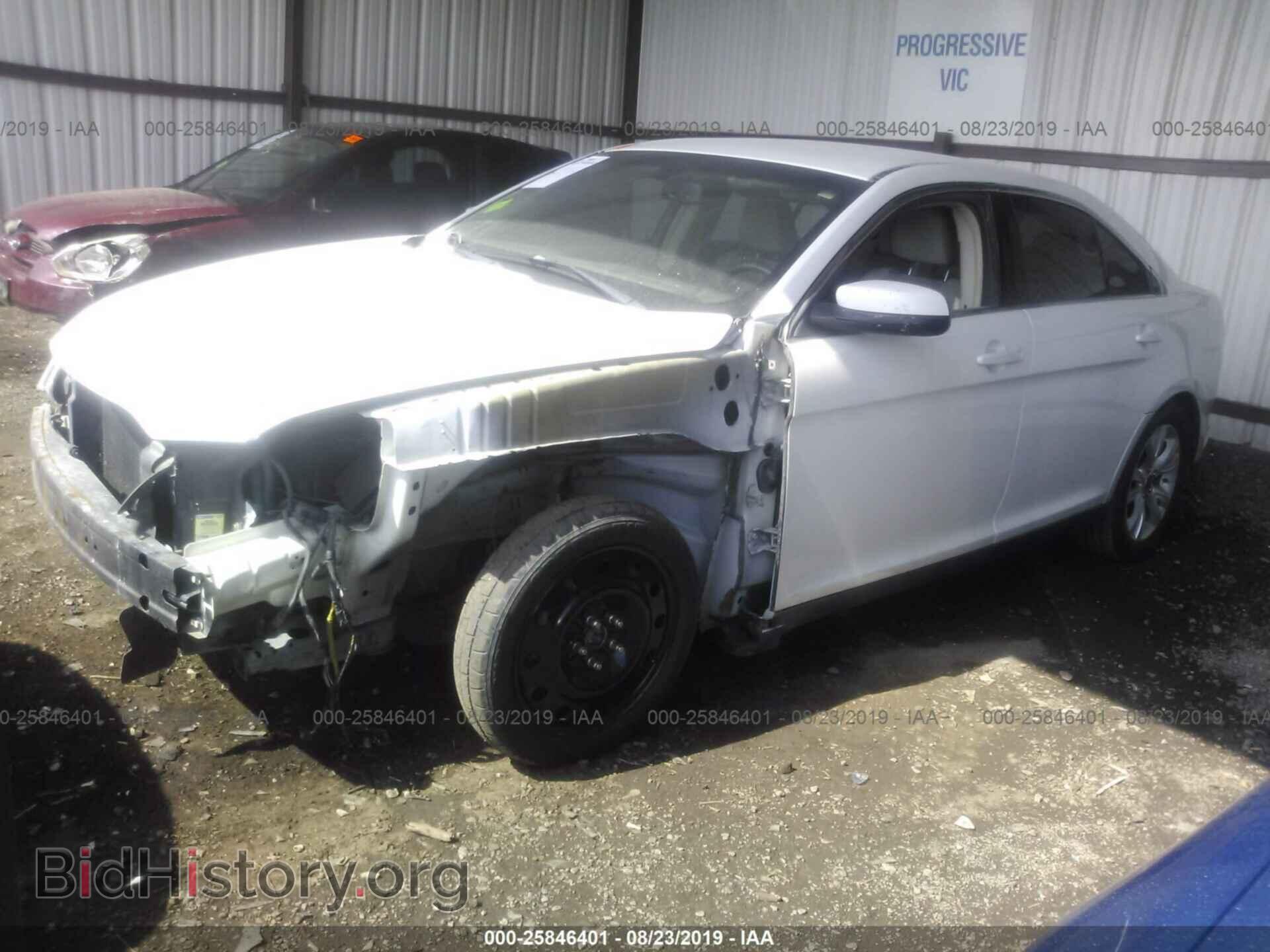2011 FORD TAURUS - VIN: 1FAHP2HW7BG190379 - Фото 2