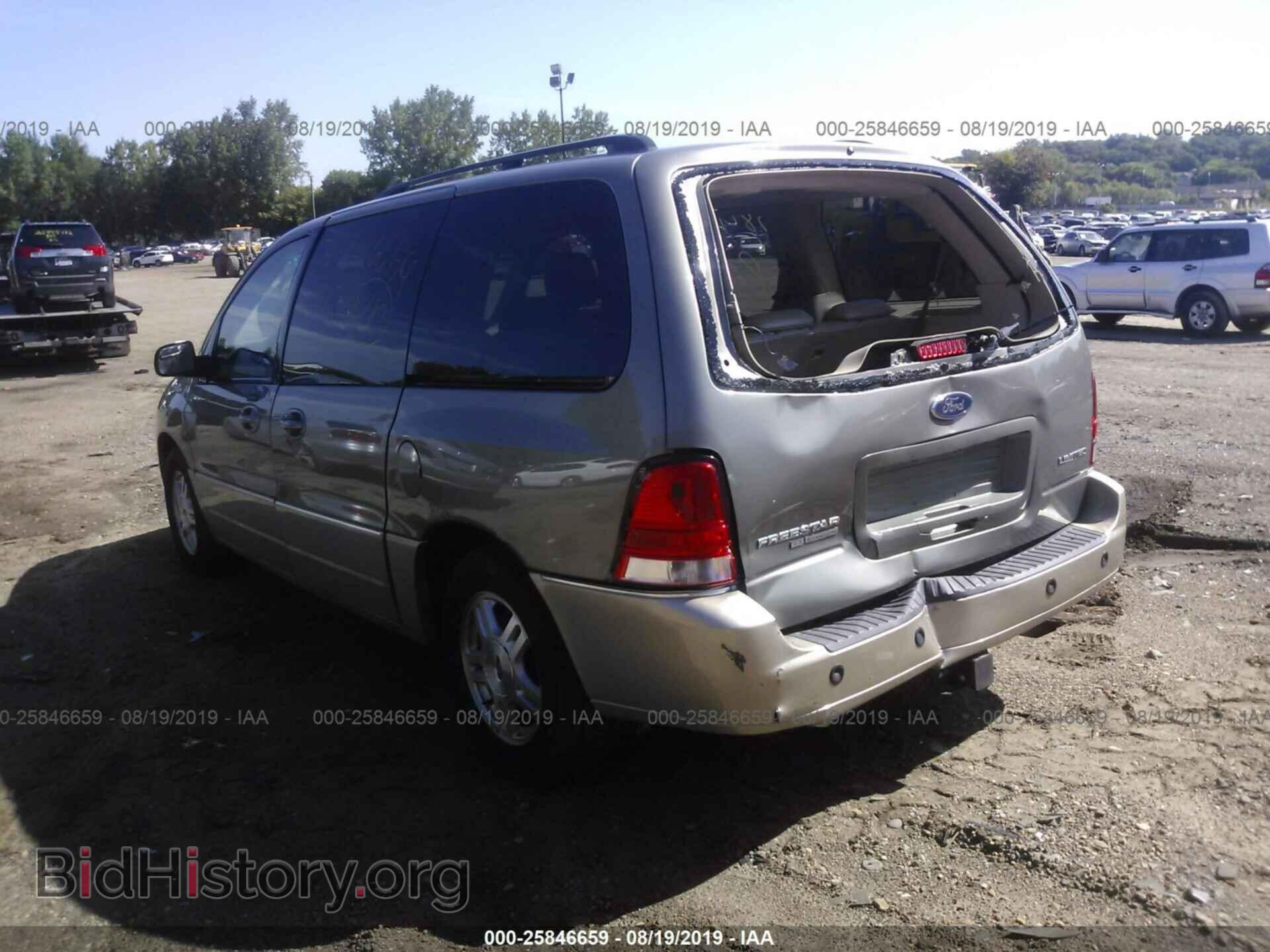 2004 FORD FREESTAR - VIN: 2FMDA58244BA75561 - Фото 3