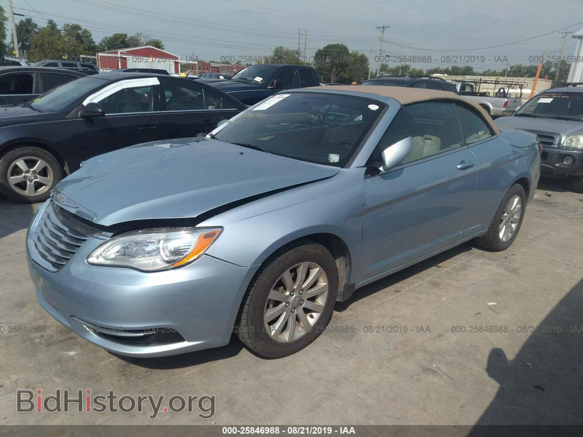 2013 CHRYSLER 200 - VIN: 1C3BCBEB6DN526684 - Photo 2