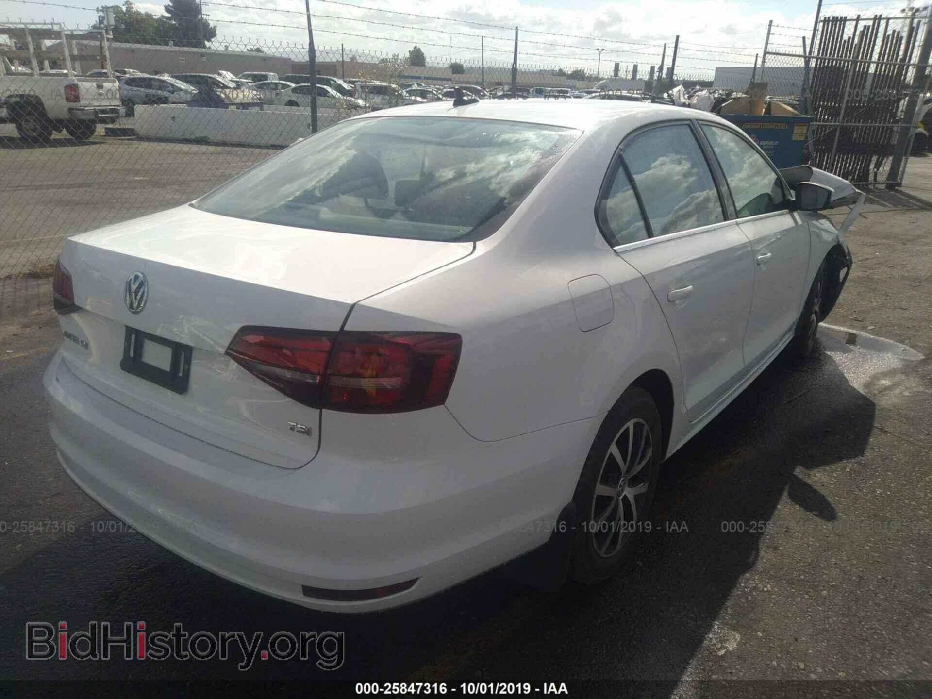 2017 VOLKSWAGEN JETTA - VIN: 3VWDB7AJ2HM380511 - Фото 4