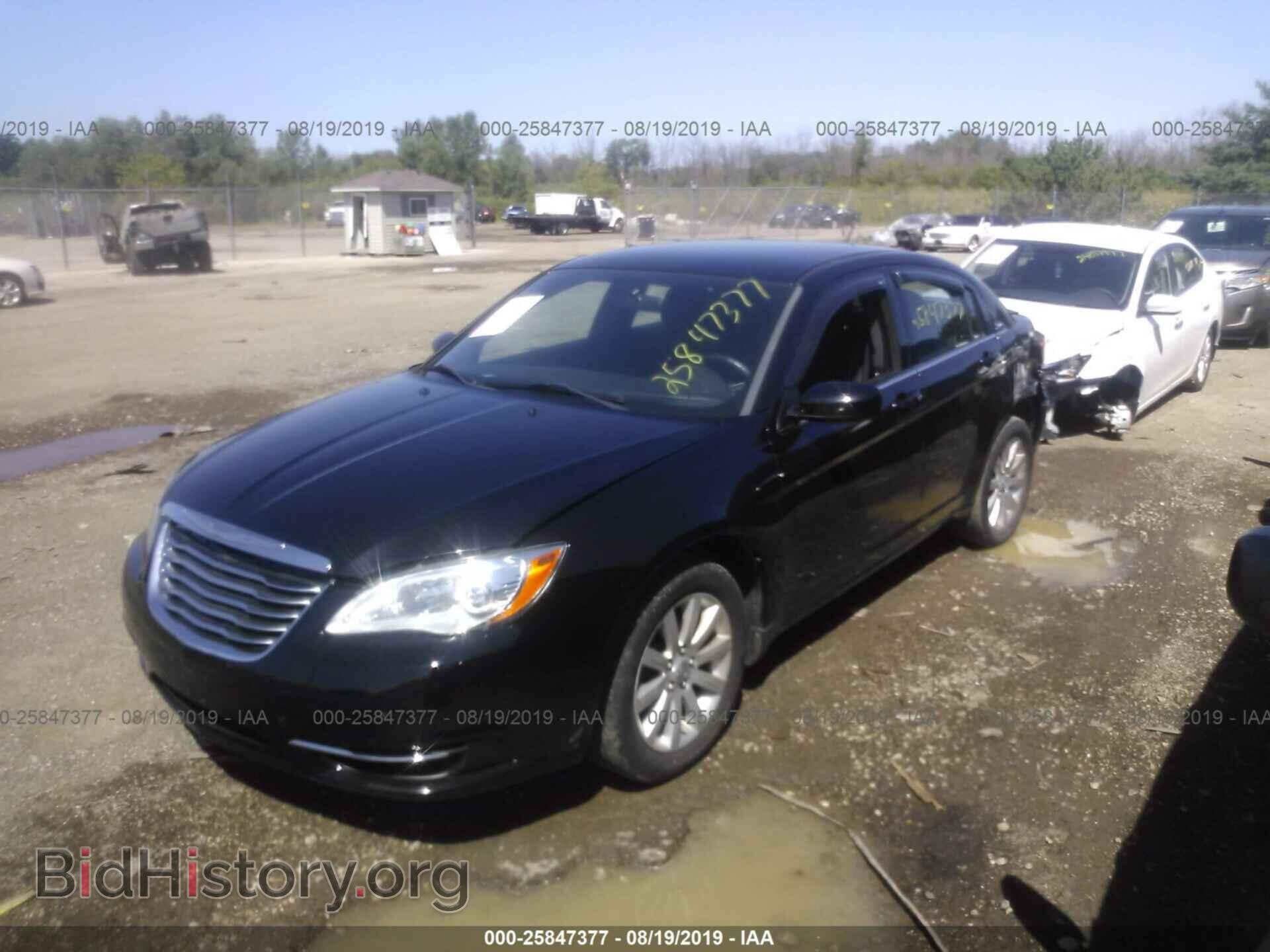 2013 CHRYSLER 200 - VIN: 1C3CCBBB8DN706497 - Фото 2