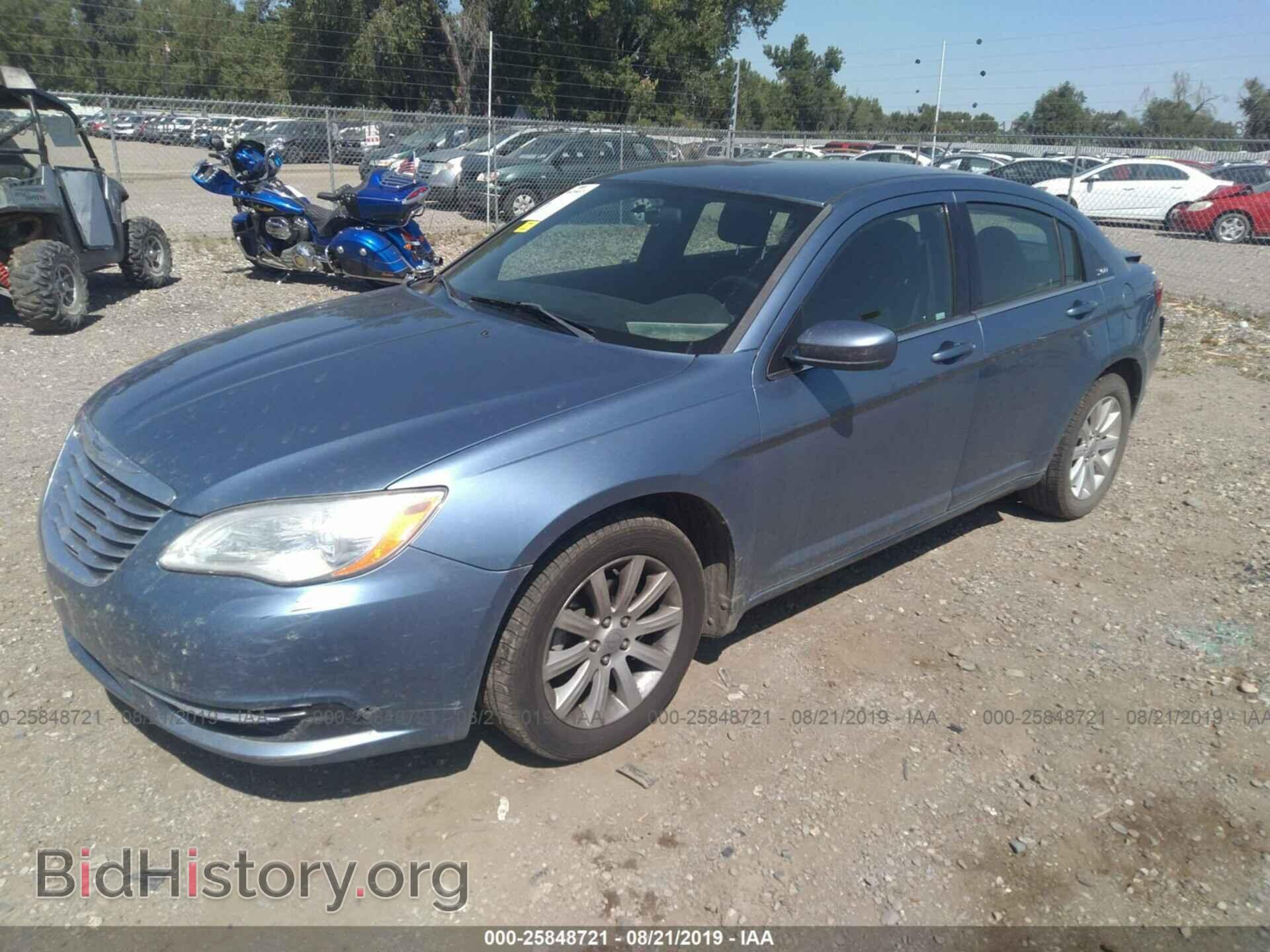 2011 CHRYSLER 200 - VIN: 1C3BC1FB7BN579898 - Фото 2
