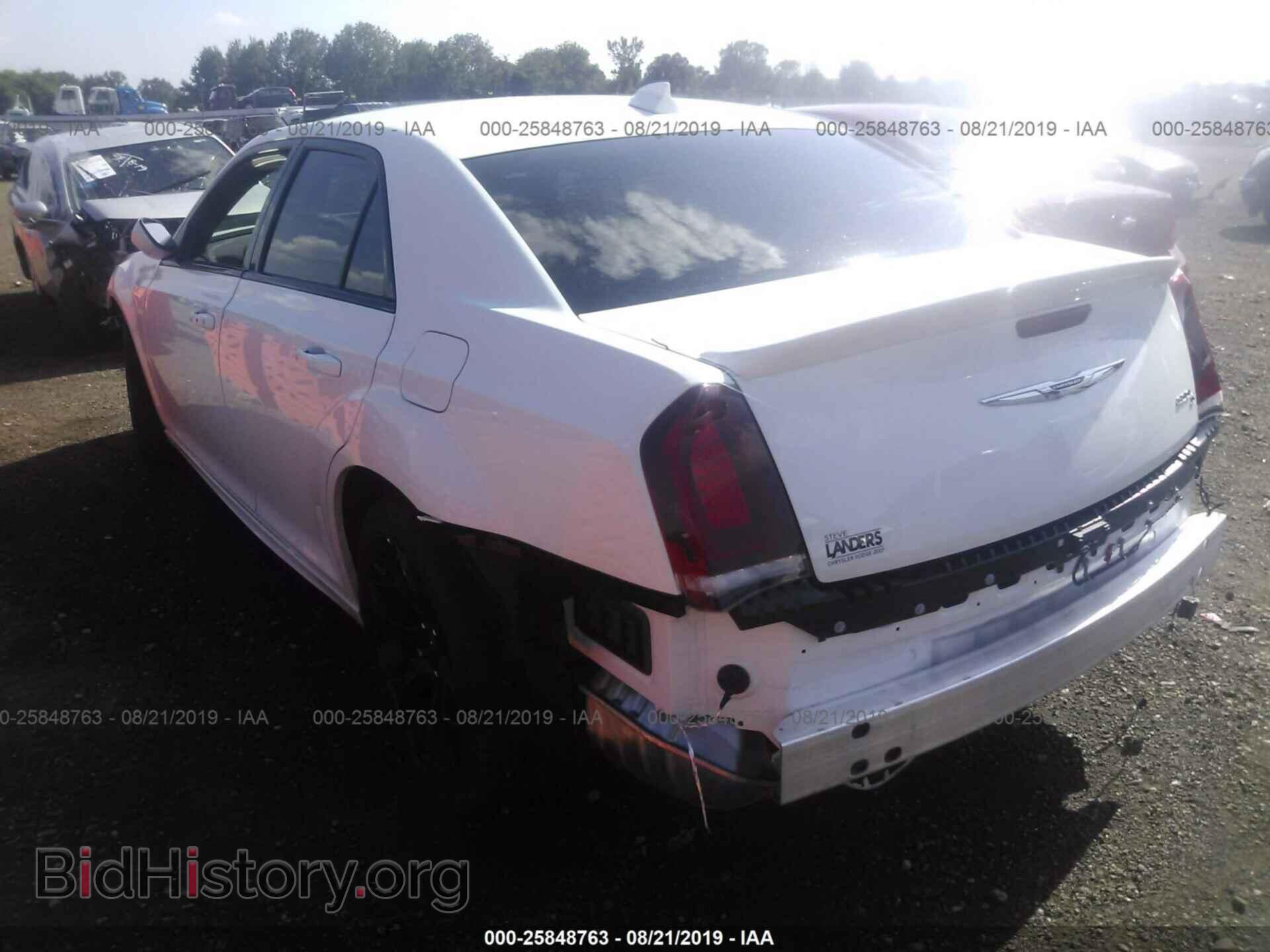 2019 CHRYSLER 300 - VIN: 2C3CCABG3KH654451 - Фото 3