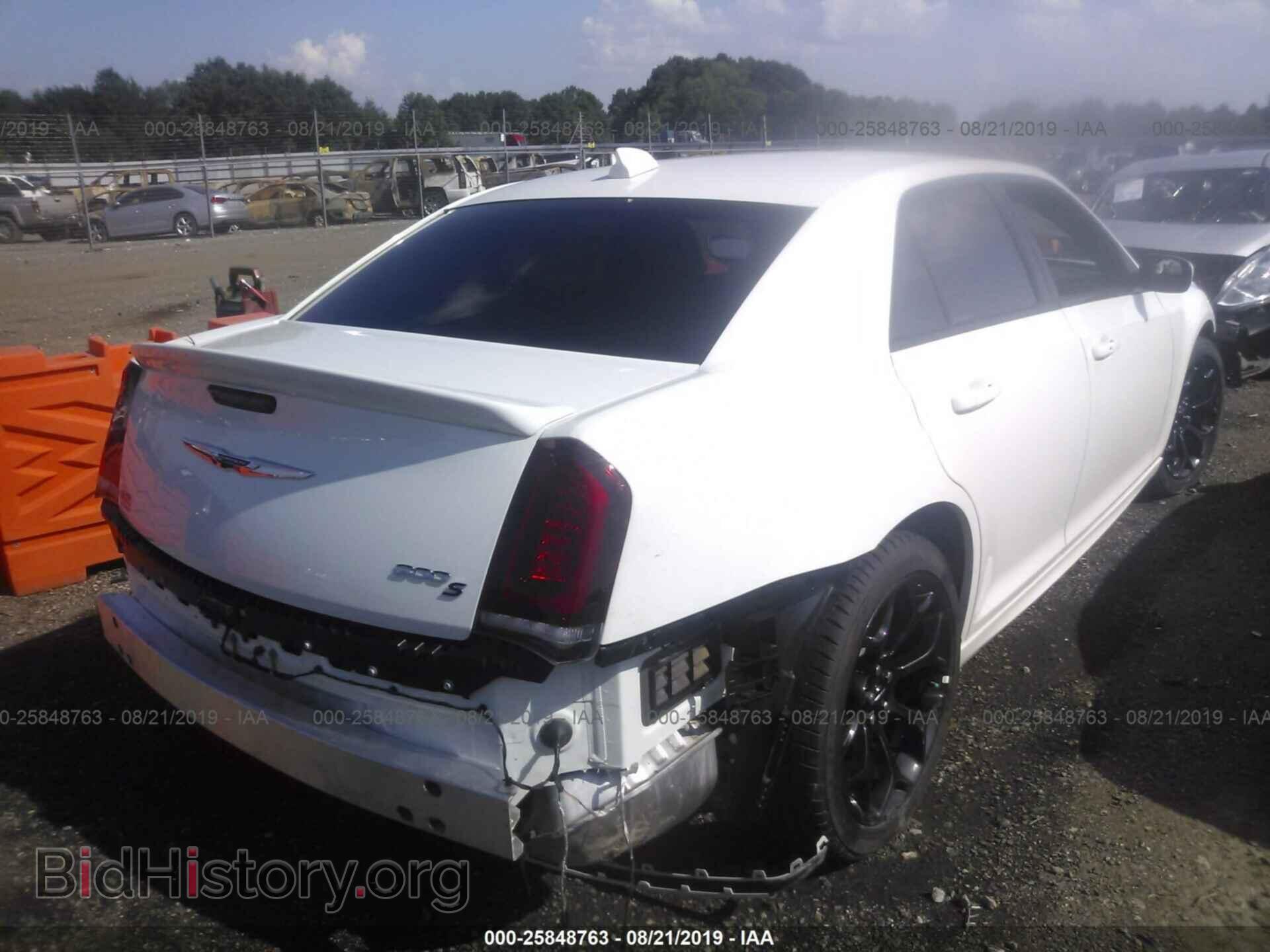 2019 CHRYSLER 300 - VIN: 2C3CCABG3KH654451 - Фото 4