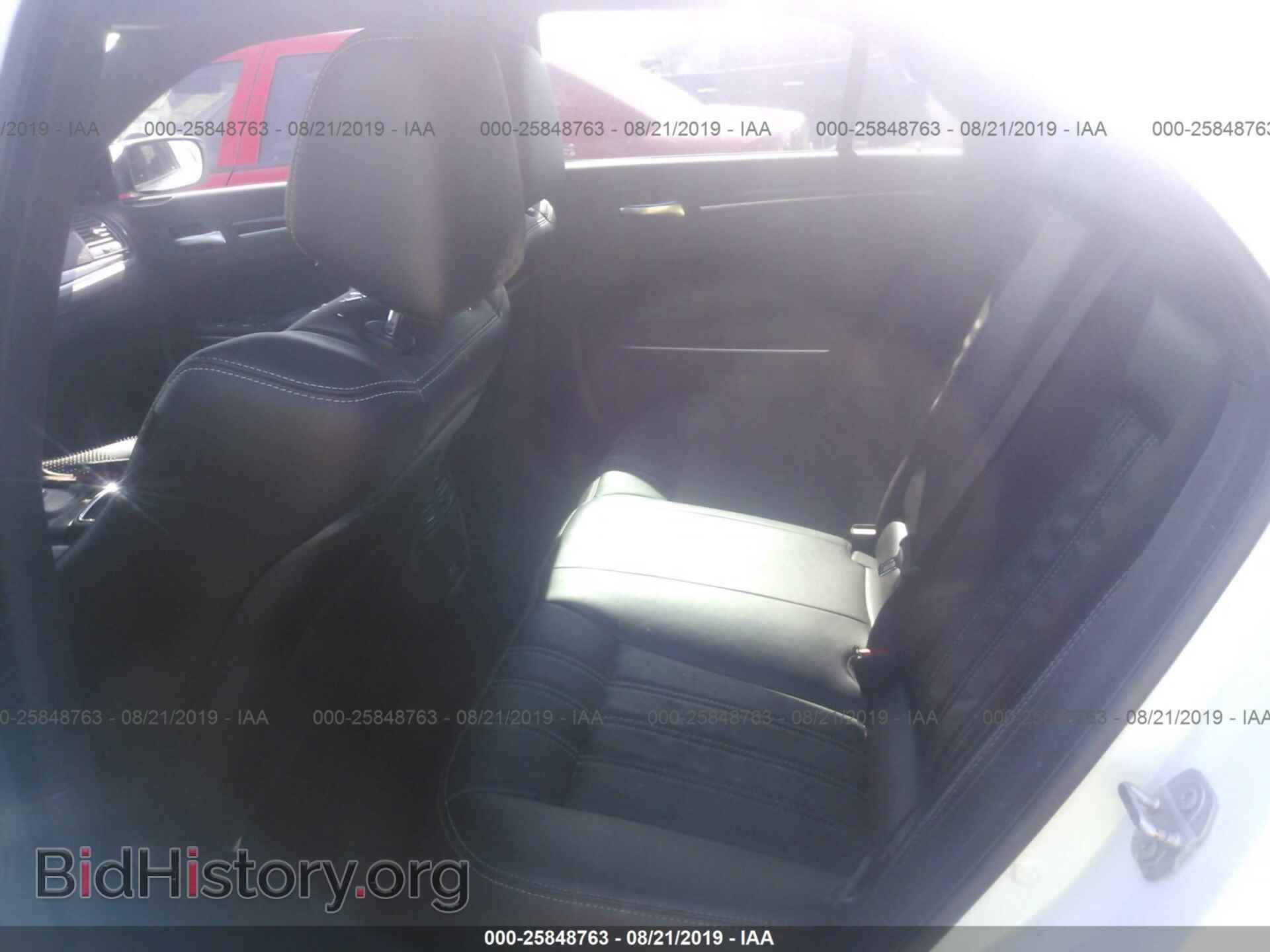 2019 CHRYSLER 300 - VIN: 2C3CCABG3KH654451 - Фото 8