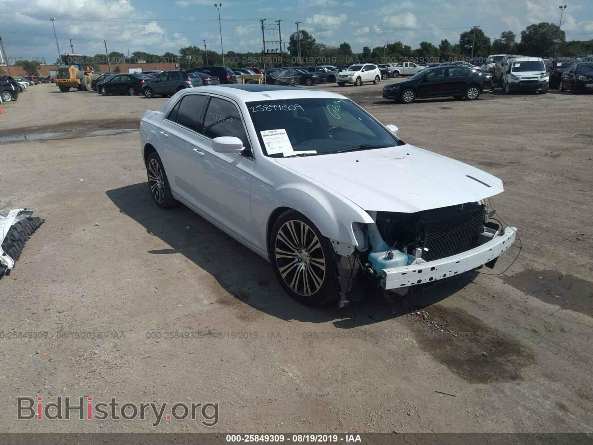 Фотография 2C3CCABG1CH216836 - CHRYSLER 300 2012