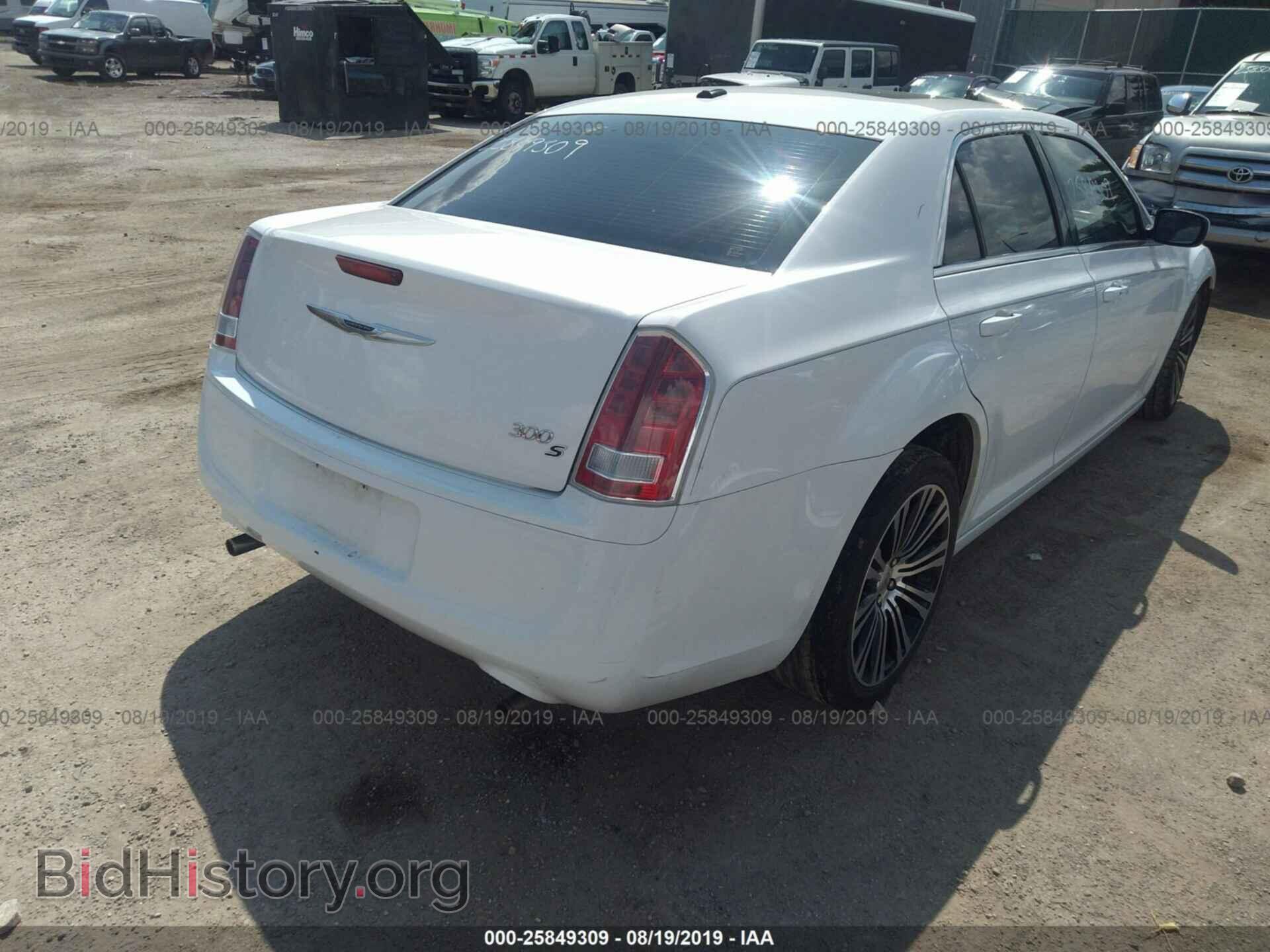 2012 CHRYSLER 300 - VIN: 2C3CCABG1CH216836 - Photo 4