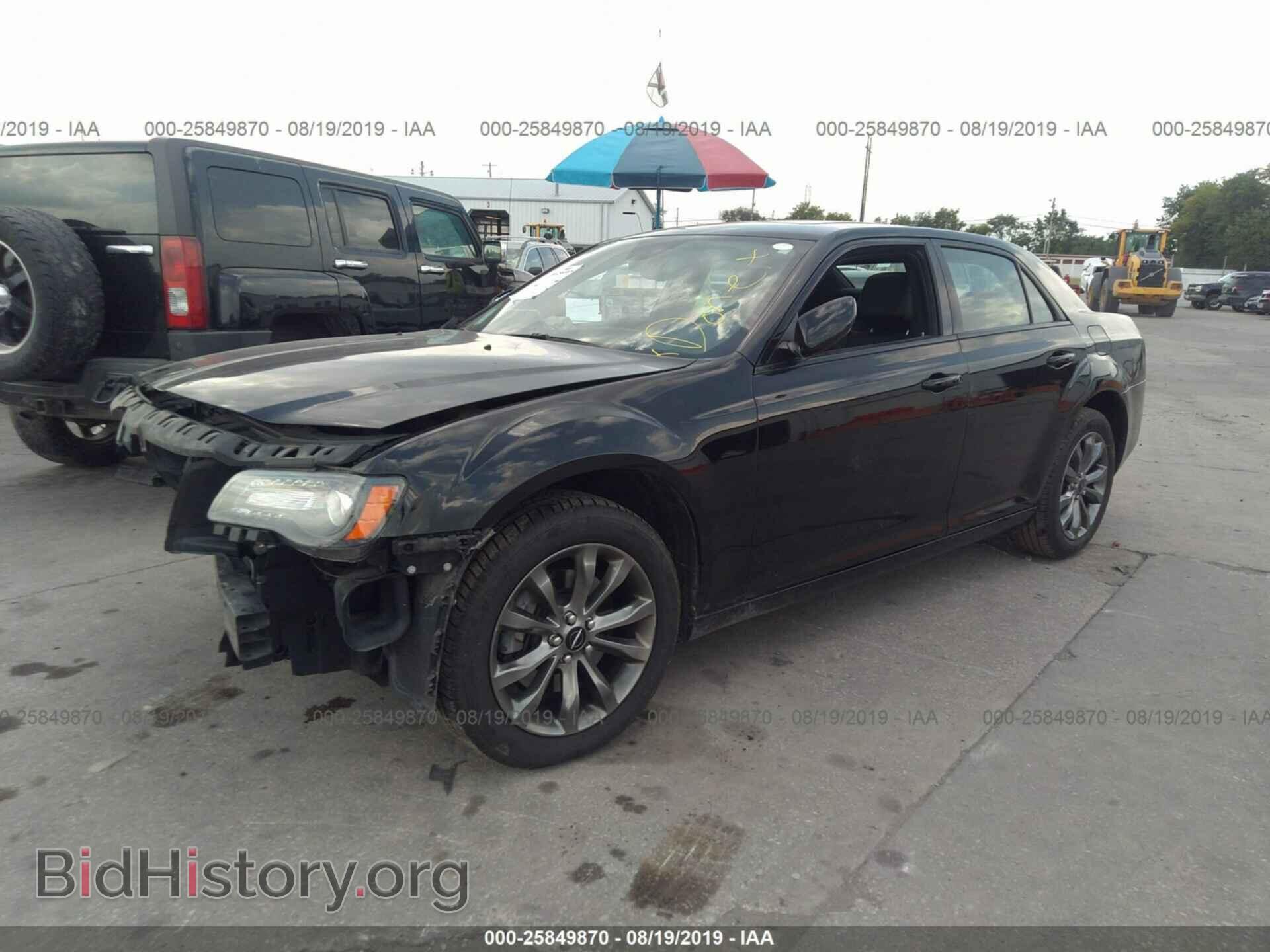 2014 CHRYSLER 300 - VIN: 2C3CCAGG8EH381441 - Фото 2