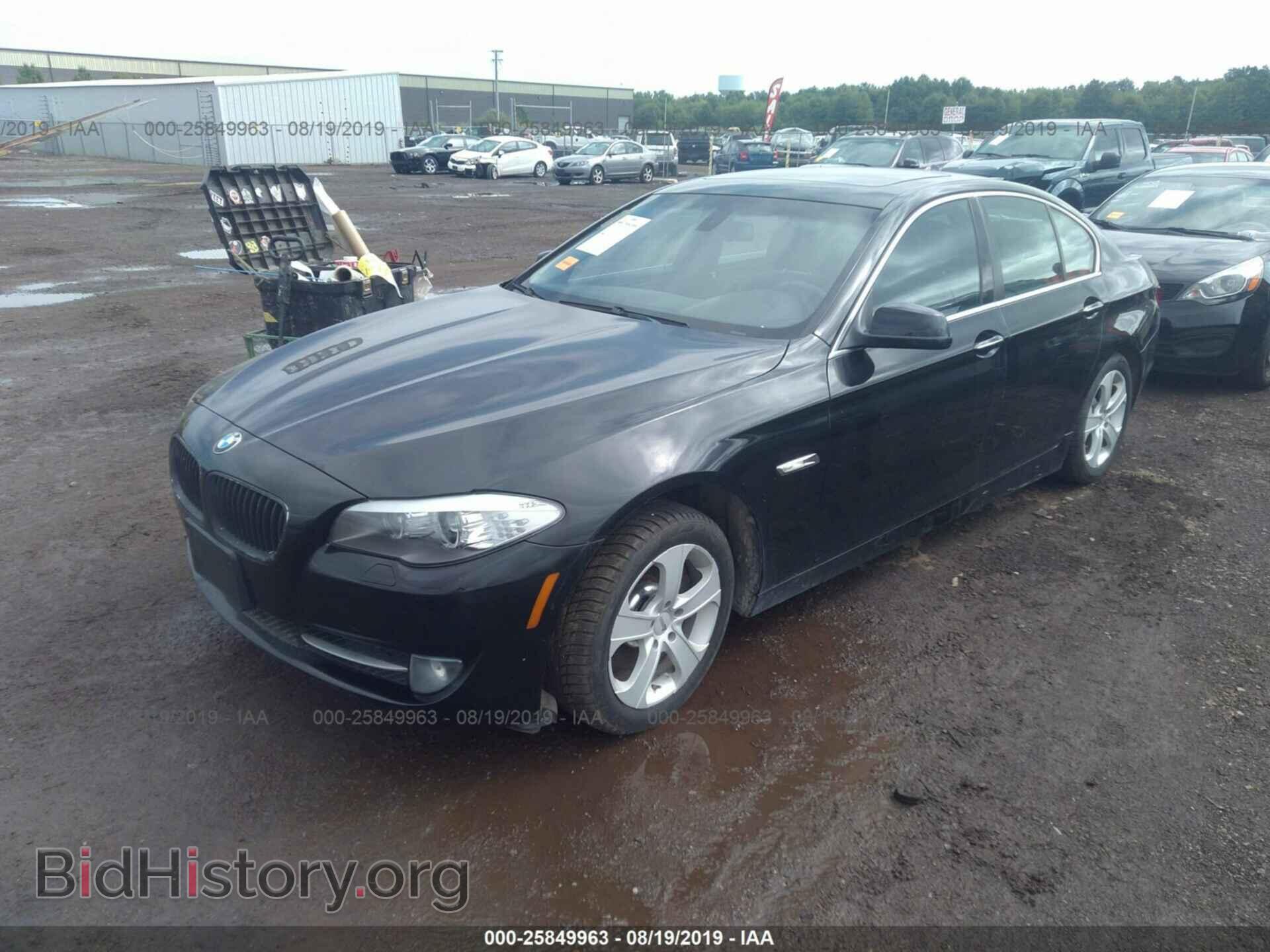 2012 BMW 528 - VIN: WBAXH5C58CDW03395 - Фото 2