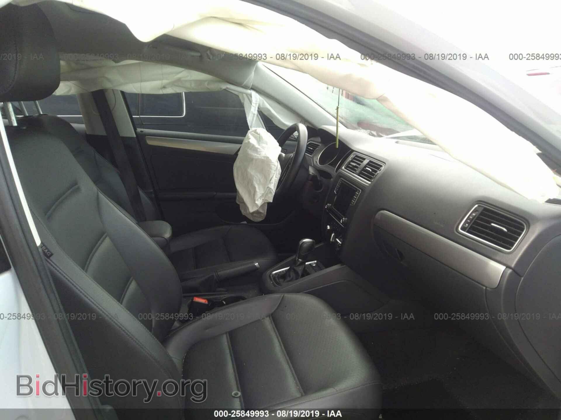 2017 VOLKSWAGEN JETTA - VIN: 3VWDB7AJ3HM414861 - Photo 5