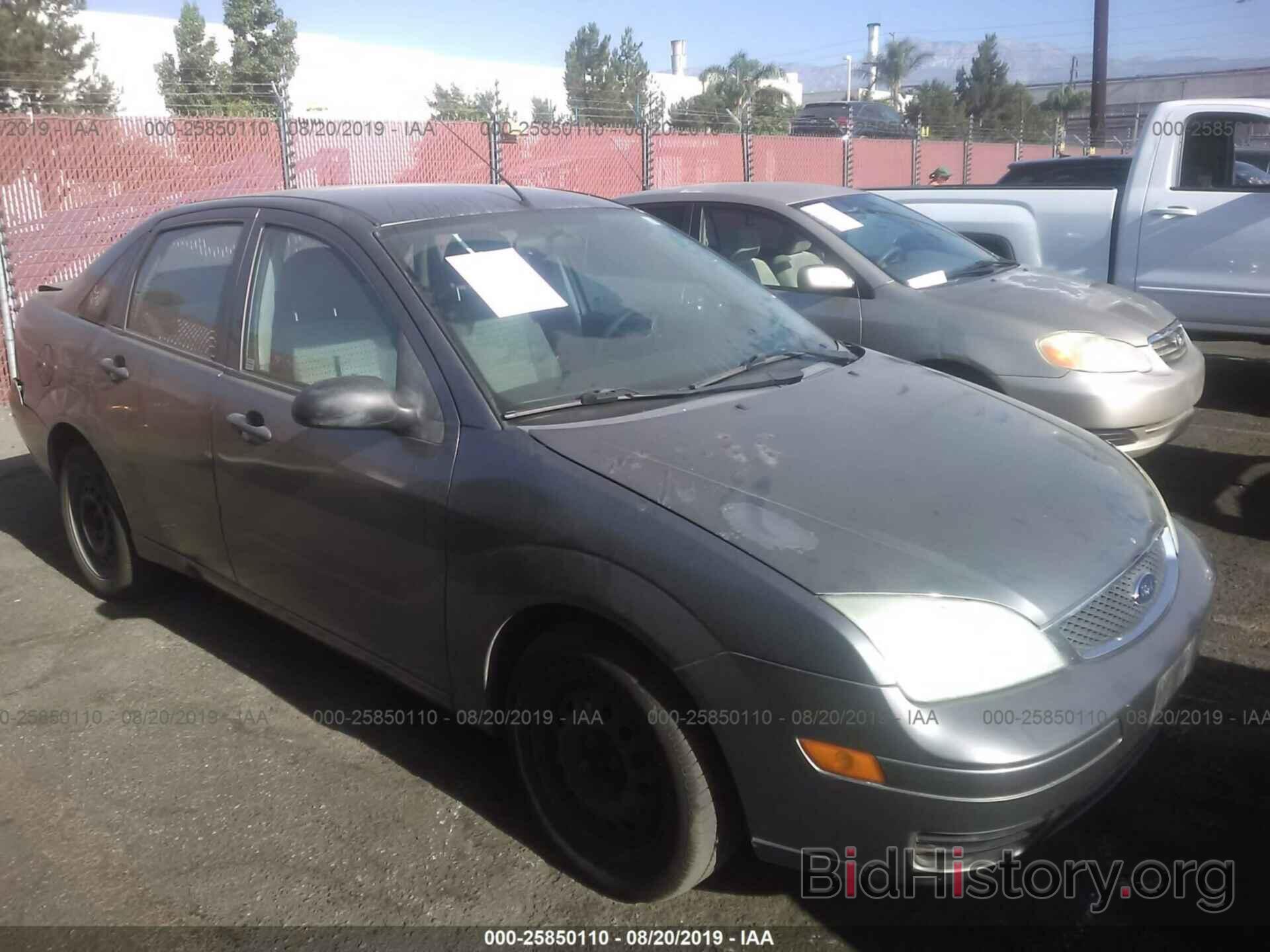 Photo 1FAHP34NX7W104465 - FORD FOCUS 2007