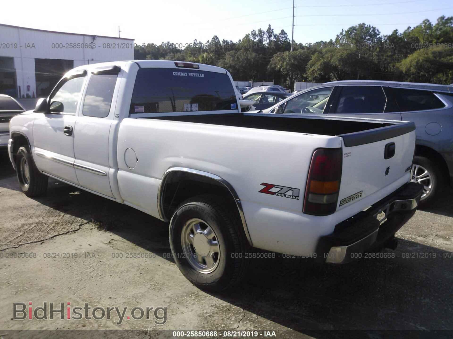 2003 GMC NEW SIERRA - VIN: 1GTEK19TX3E233555 - Фото 3