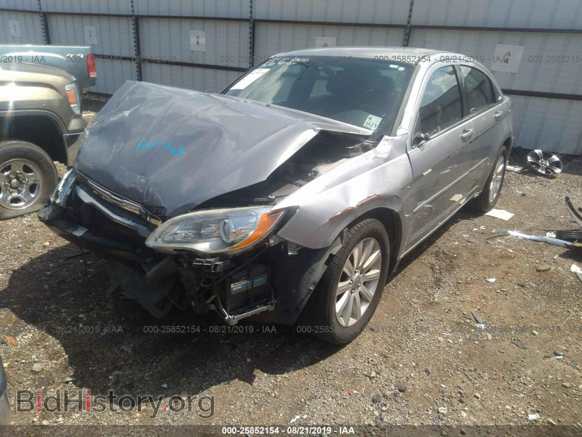 2013 CHRYSLER 200 - VIN: 1C3CCBBB4DN557893 - Фото 2
