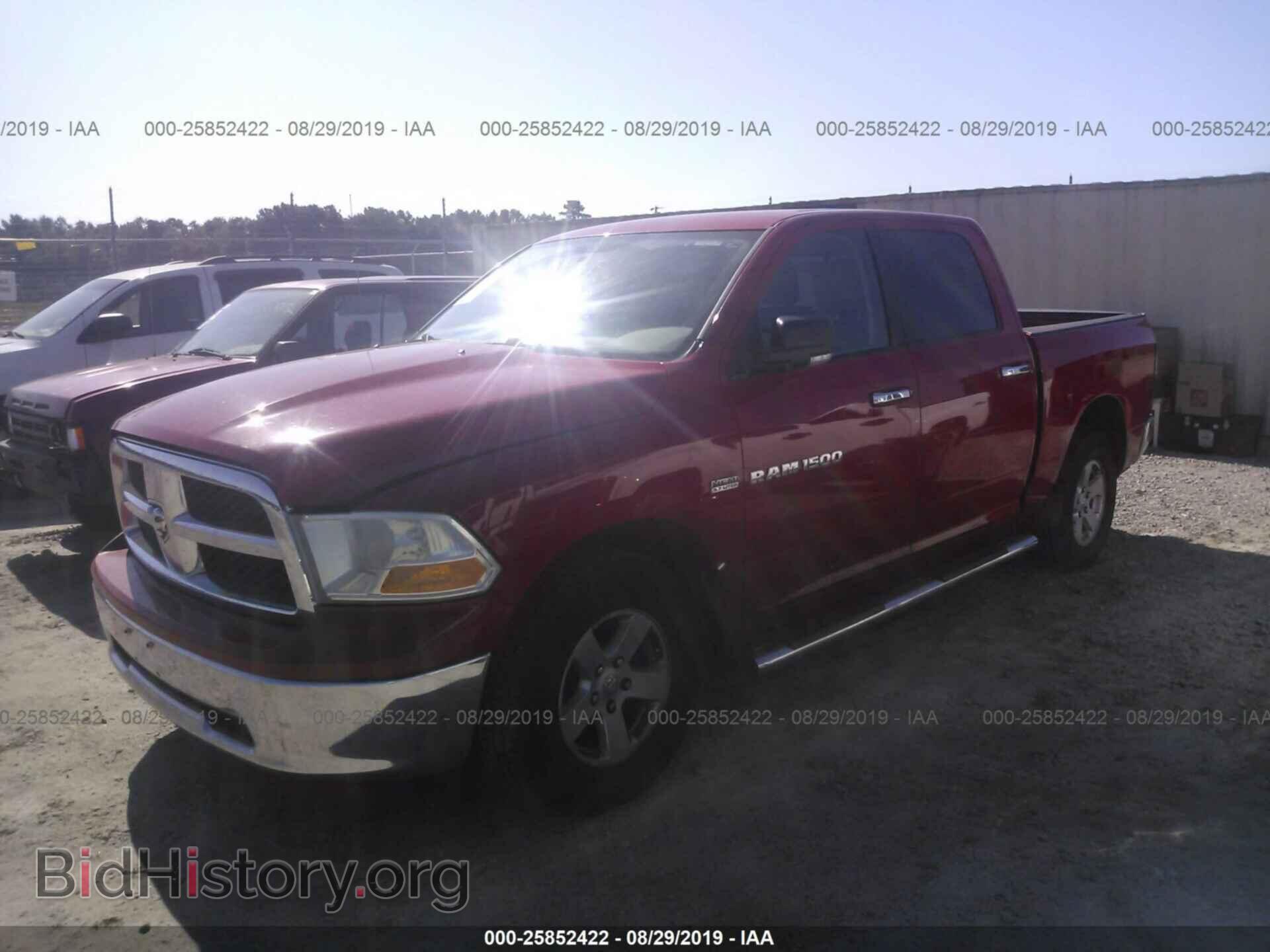 2011 DODGE RAM 1500 - VIN: 1D7RB1CTXBS596552 - Фото 2