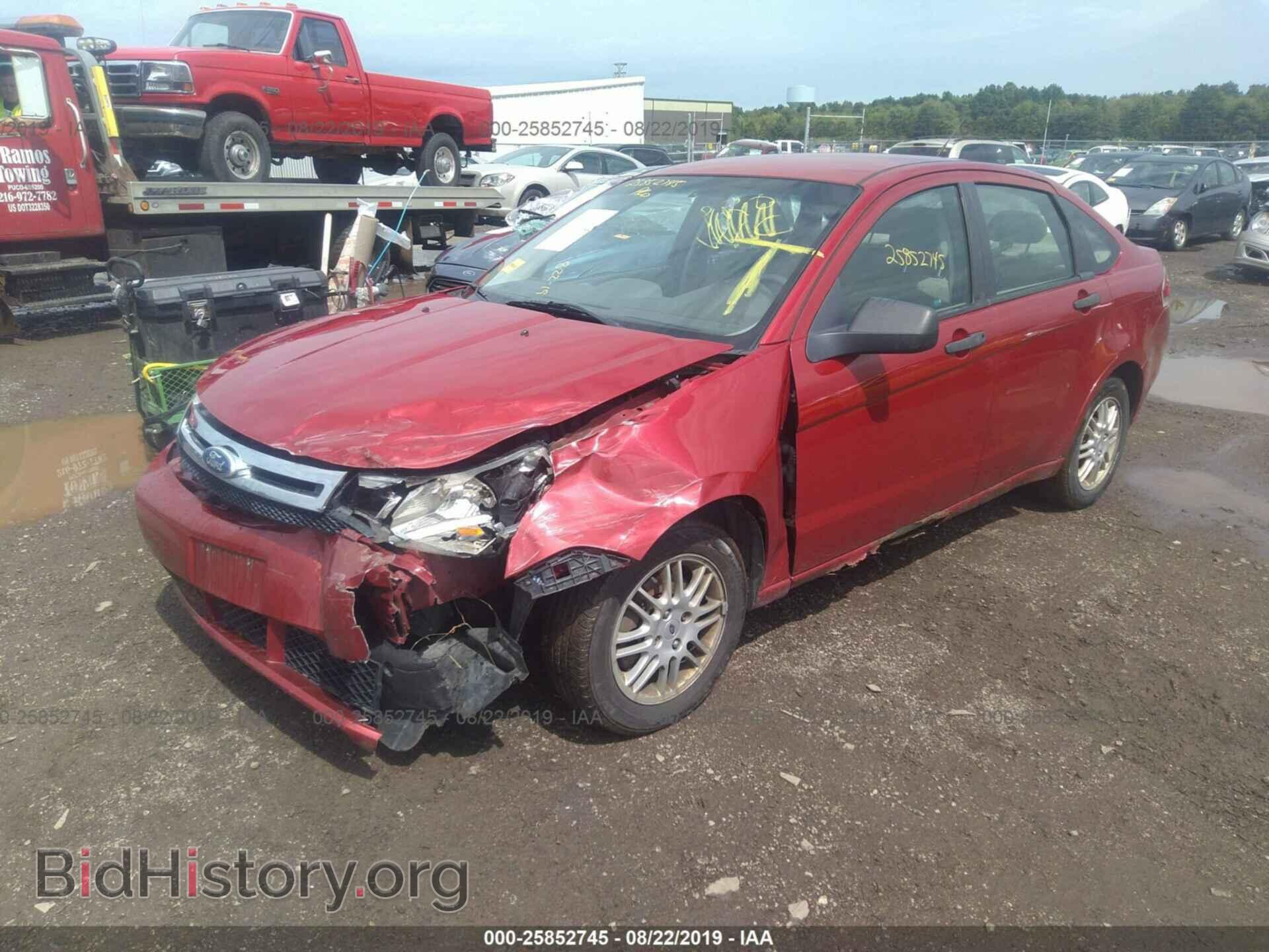 2011 FORD FOCUS - VIN: 1FAHP3FN2BW105776 - Фото 2