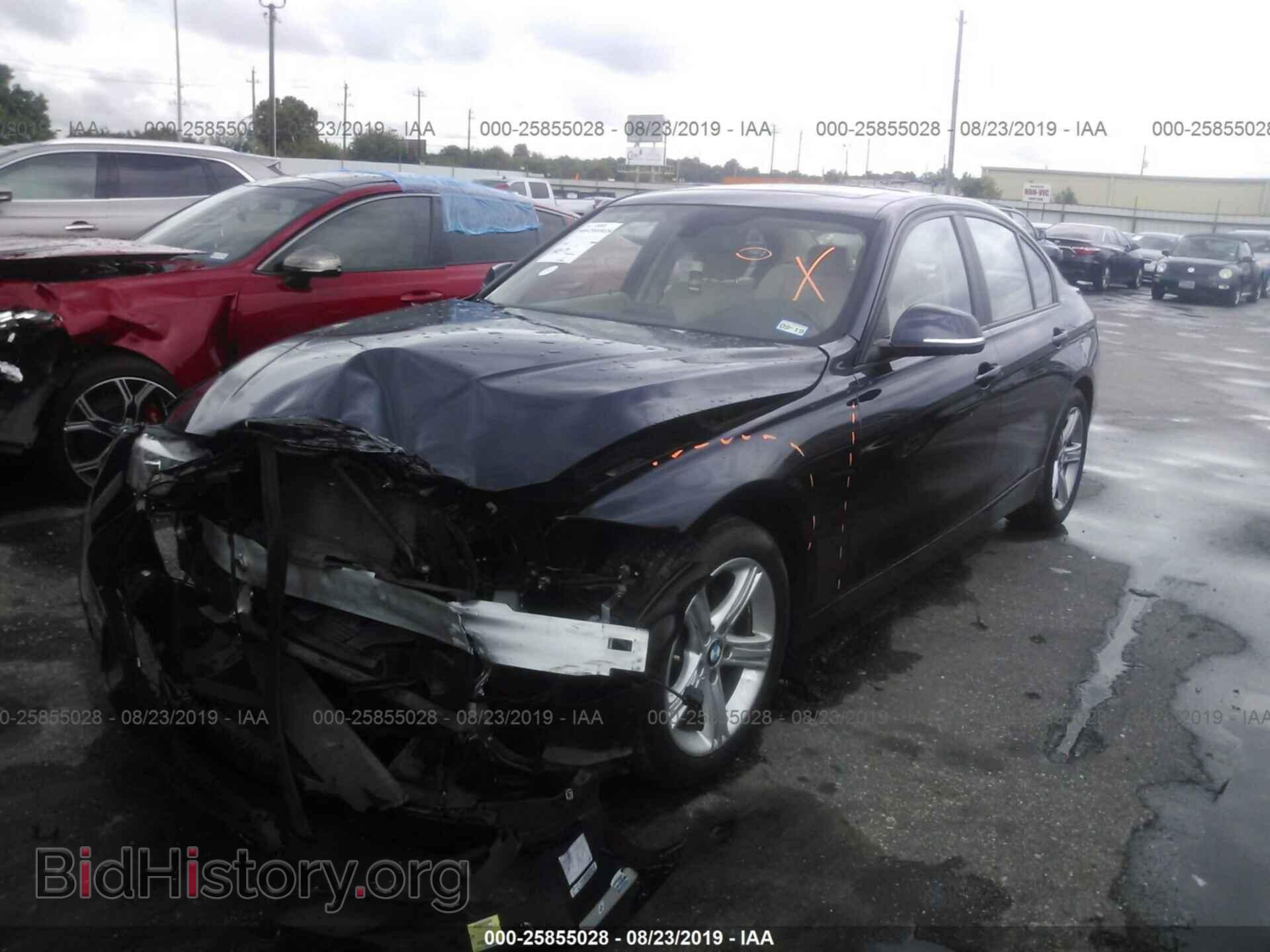 2015 BMW 320 - VIN: WBA3C3C57FK201367 - Фото 2