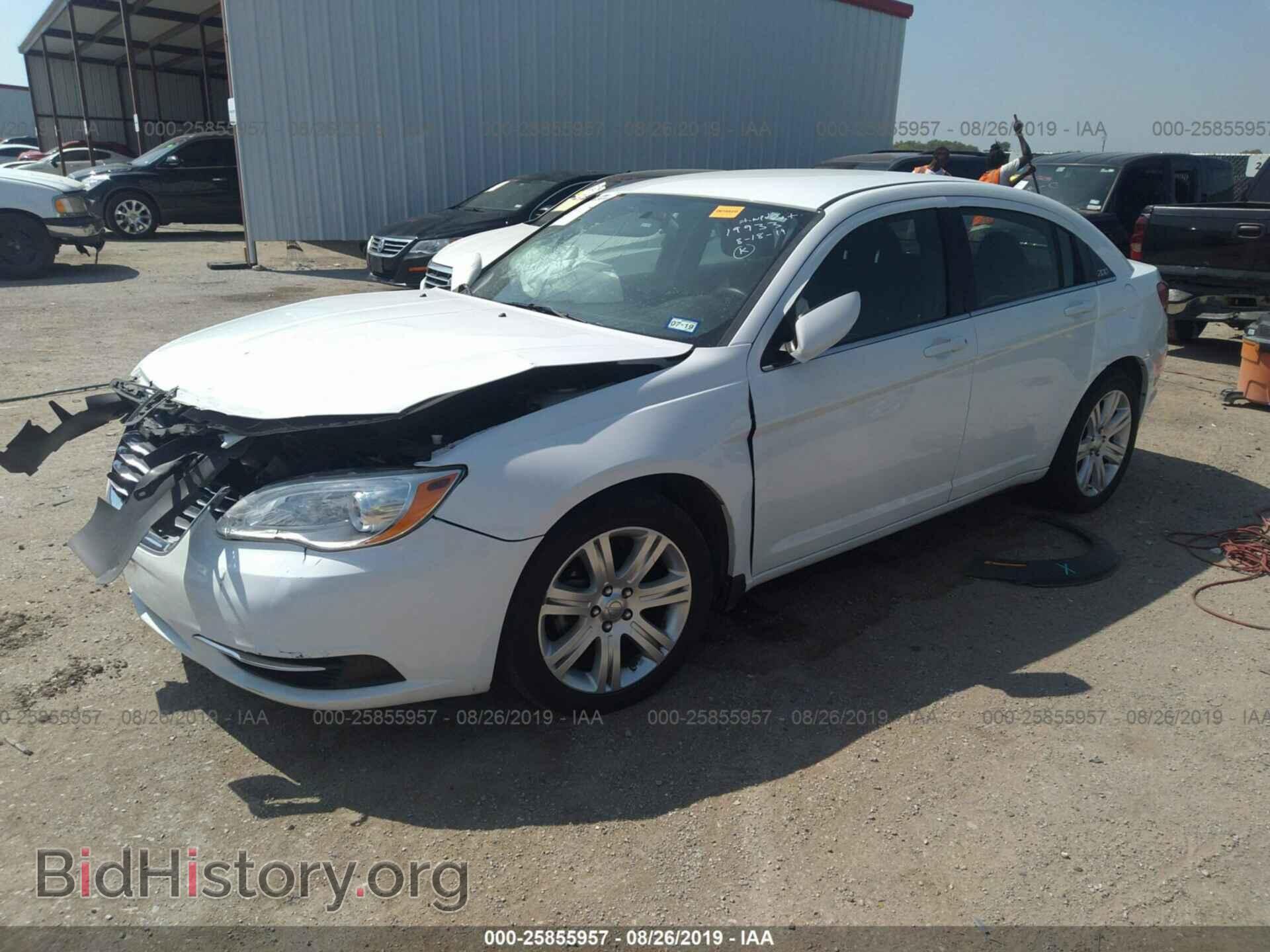 2013 CHRYSLER 200 - VIN: 1C3CCBBB1DN734853 - Photo 2