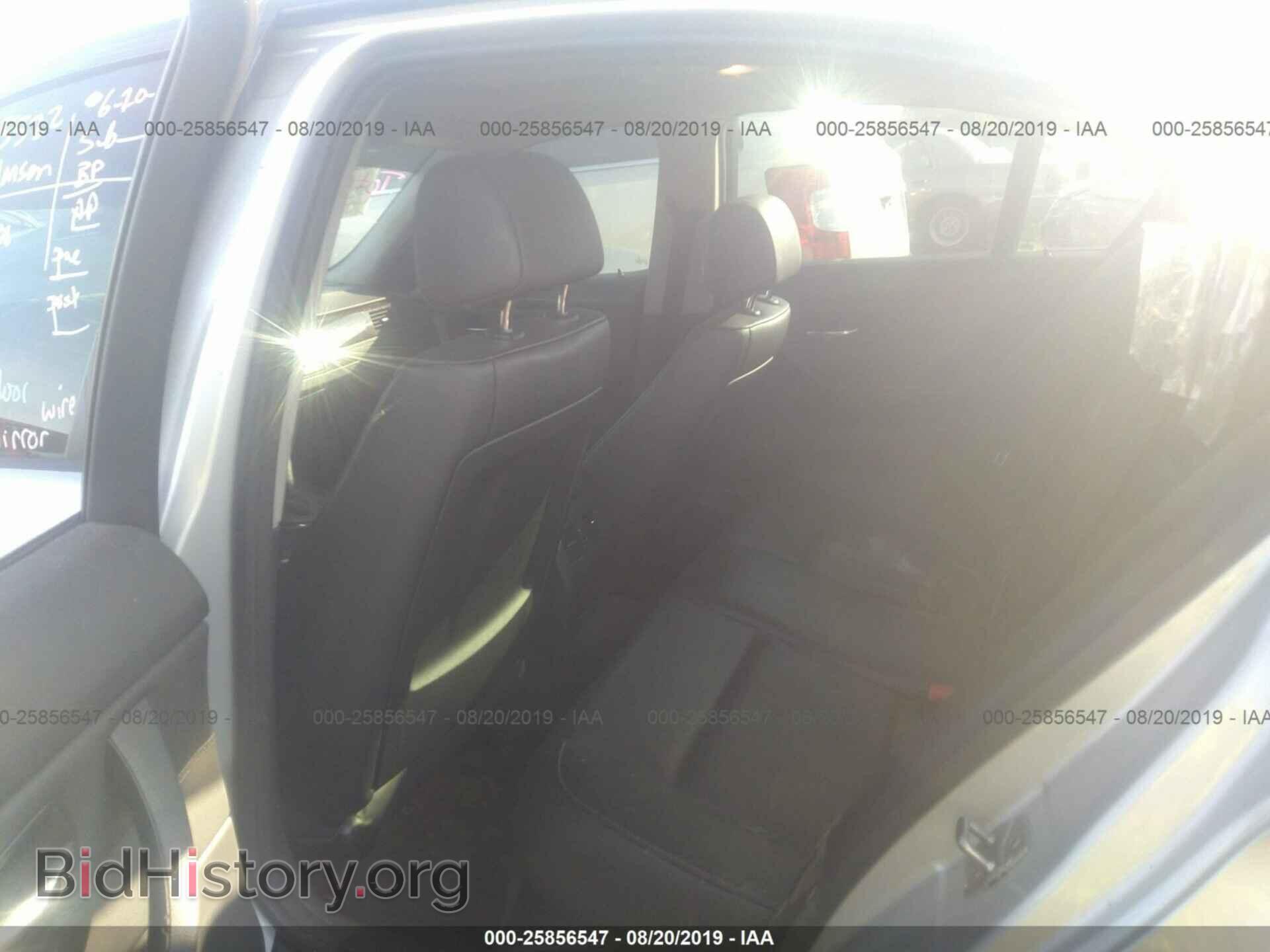 2011 BMW 328 - VIN: WBAPH7G52BNN04957 - Фото 8