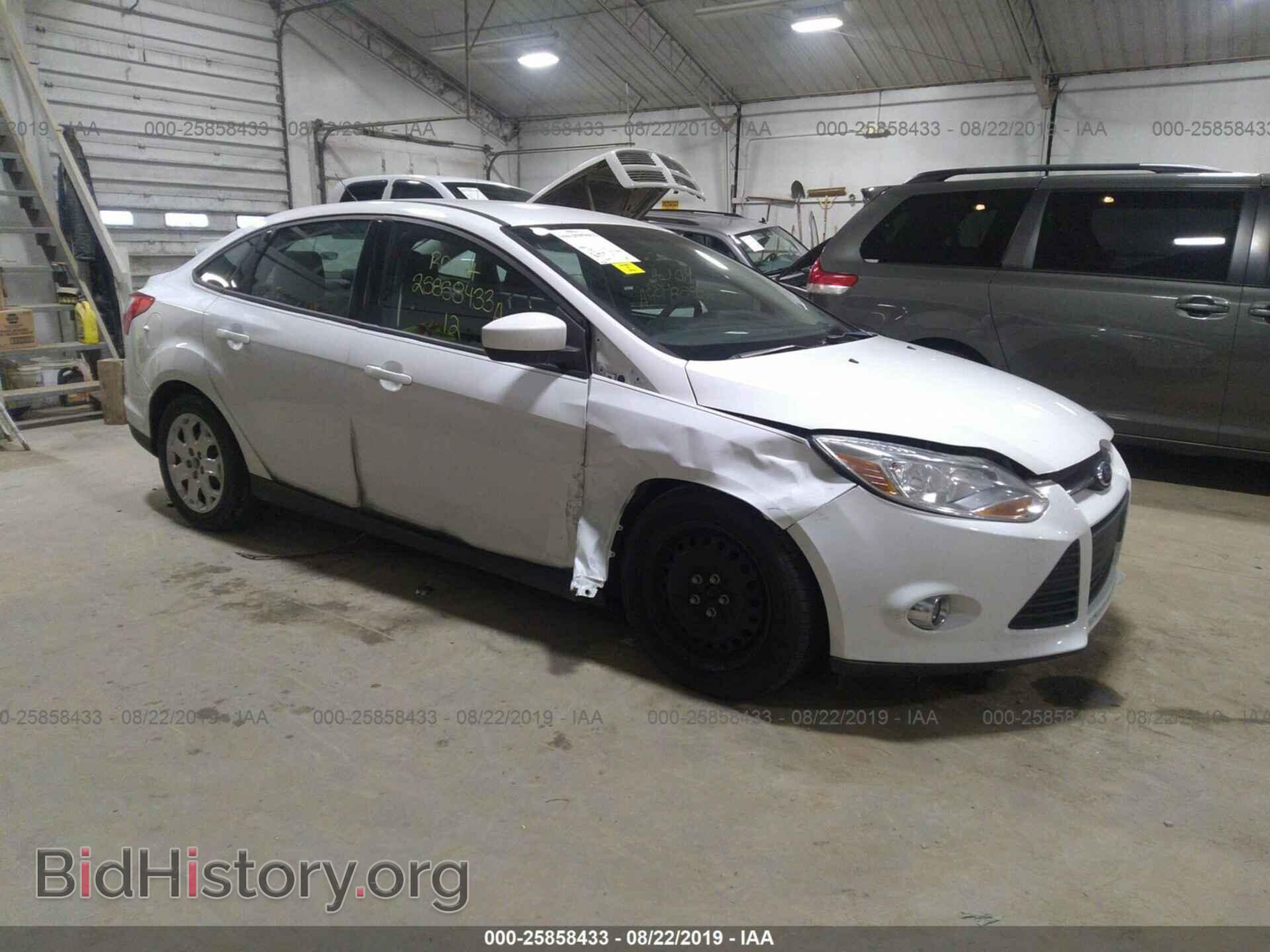 Photo 1FAHP3F2XCL233174 - FORD FOCUS 2012