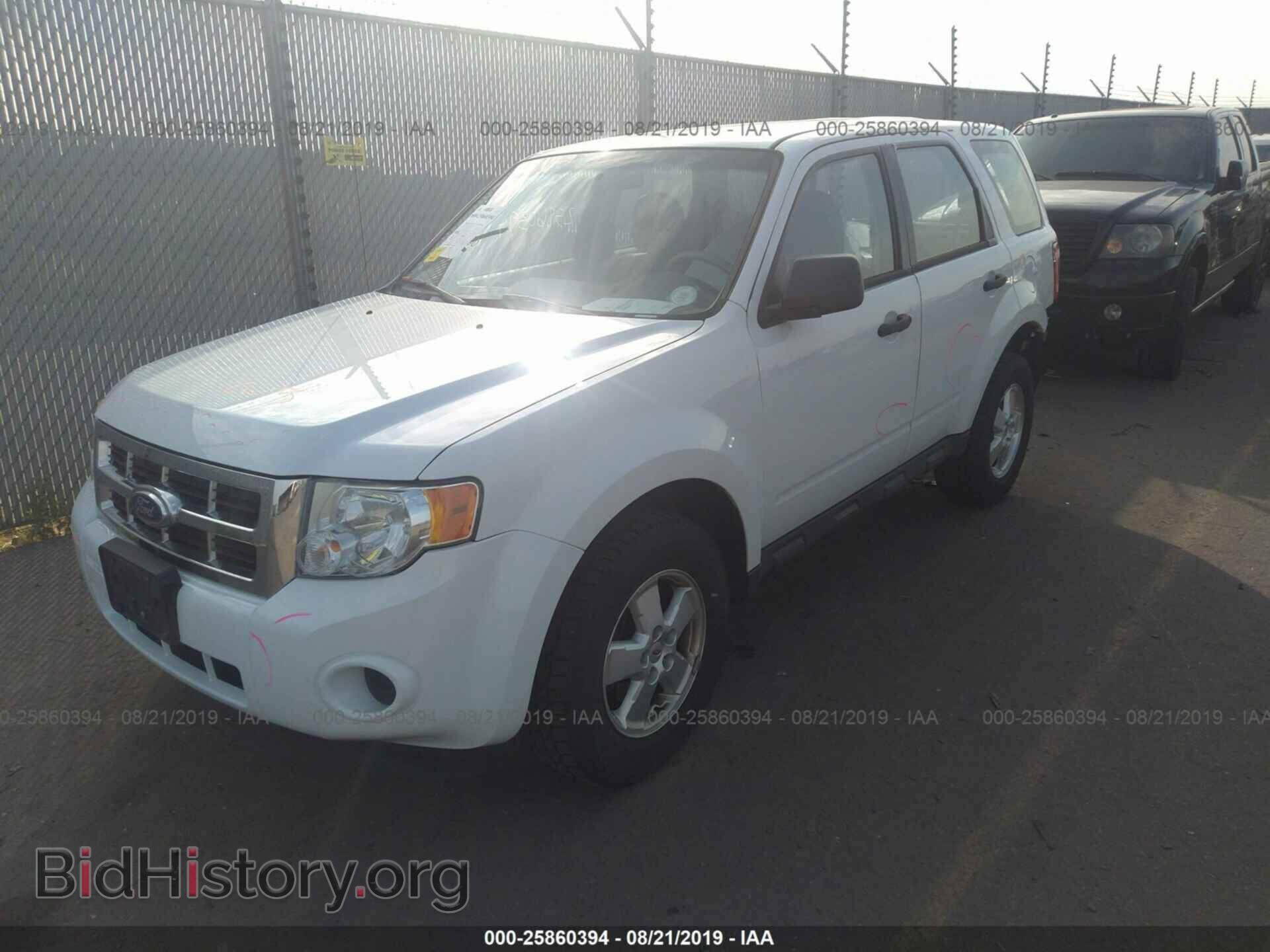 2011 FORD ESCAPE - VIN: 1FMCU9C75BKA99142 - Фото 2