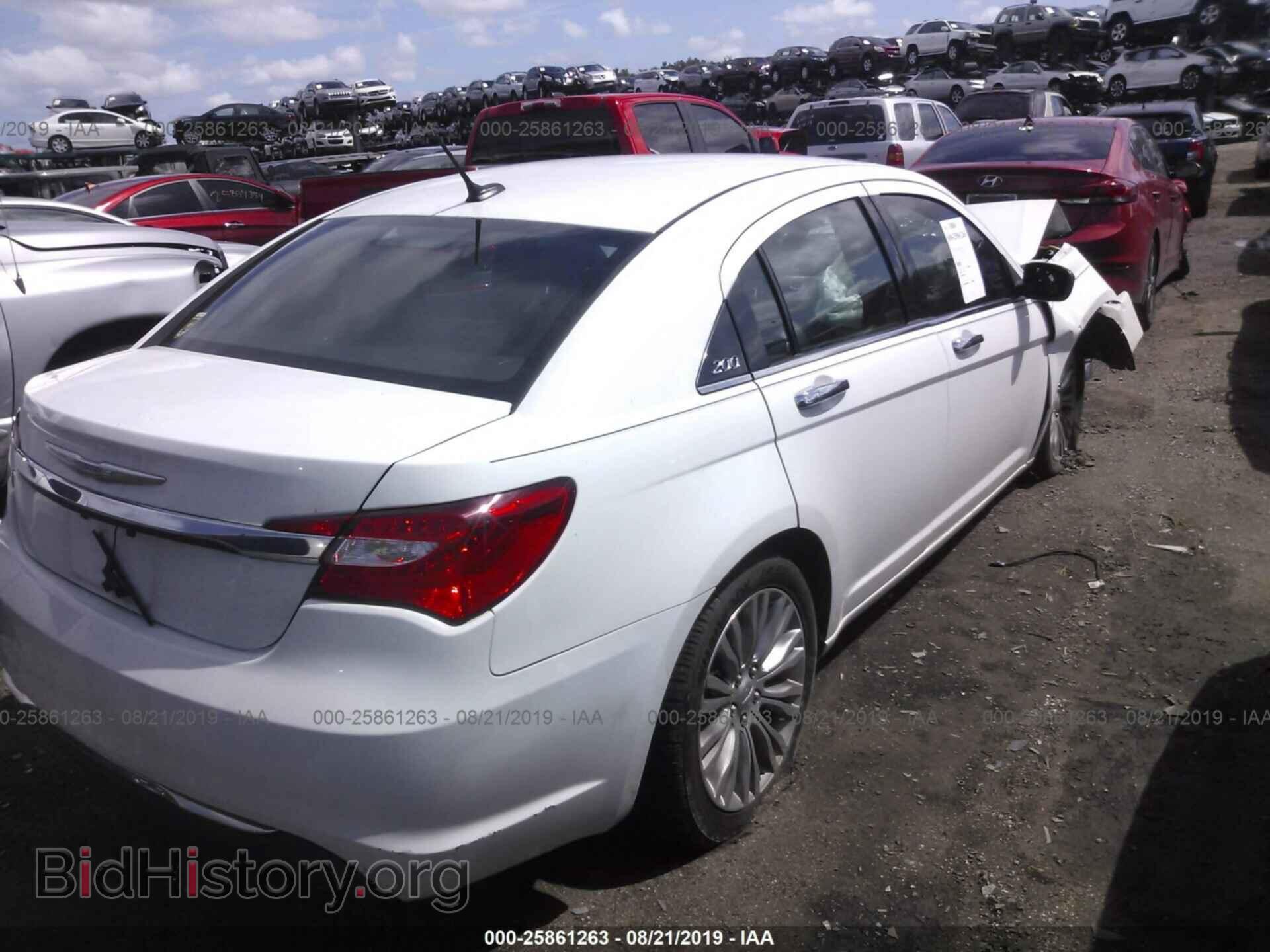 2013 CHRYSLER 200 - VIN: 1C3CCBCG7DN574827 - Photo 4