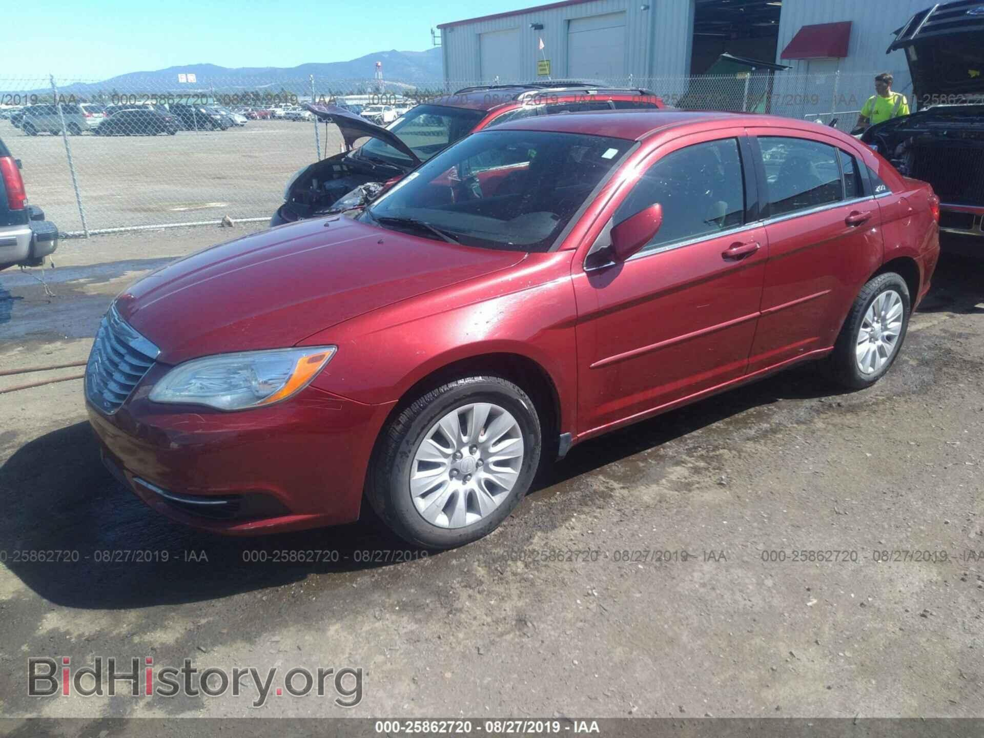 2012 CHRYSLER 200 - VIN: 1C3CCBAB9CN158087 - Фото 2