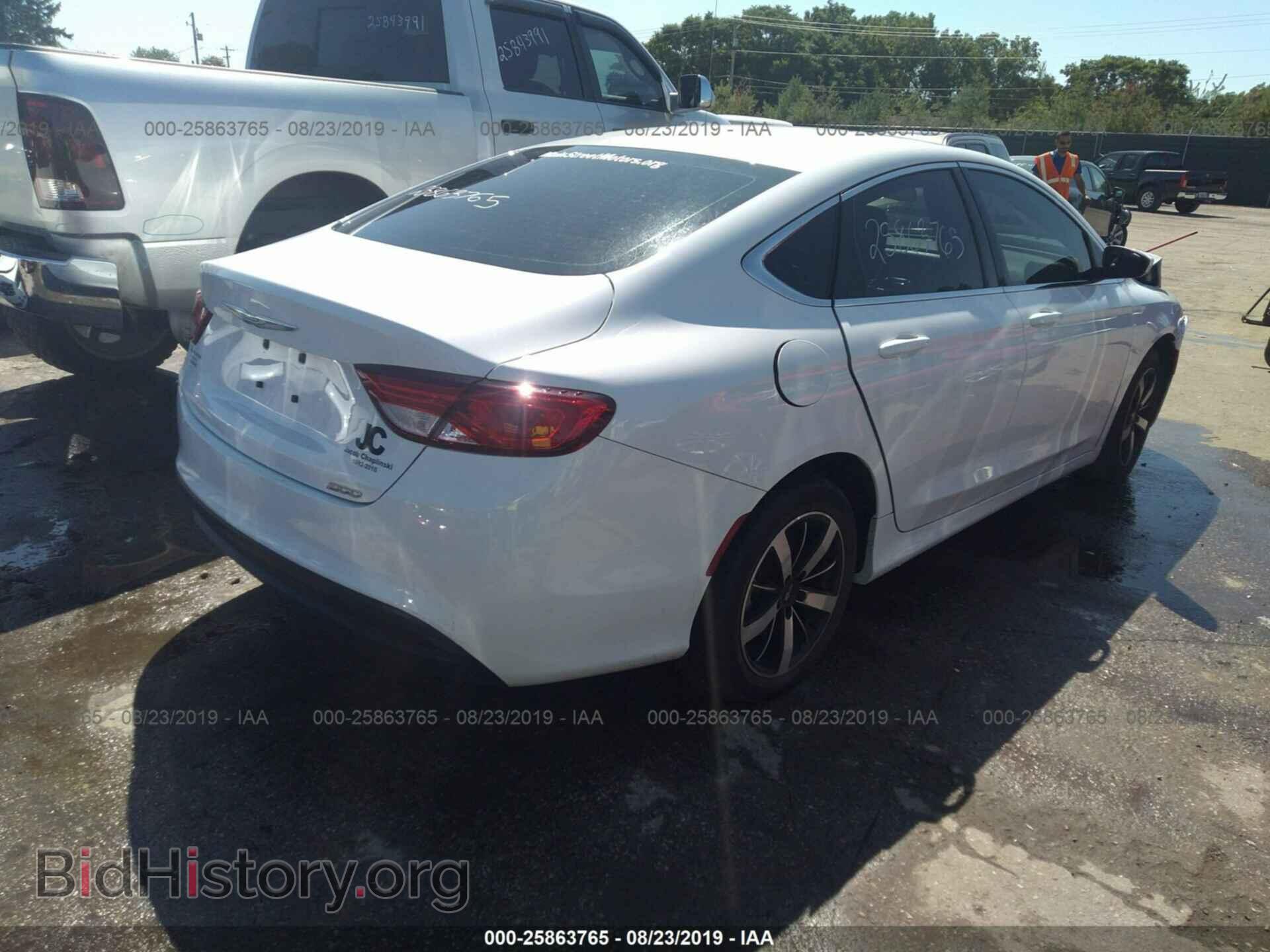 2015 CHRYSLER 200 - VIN: 1C3CCCFB1FN647621 - Photo 4
