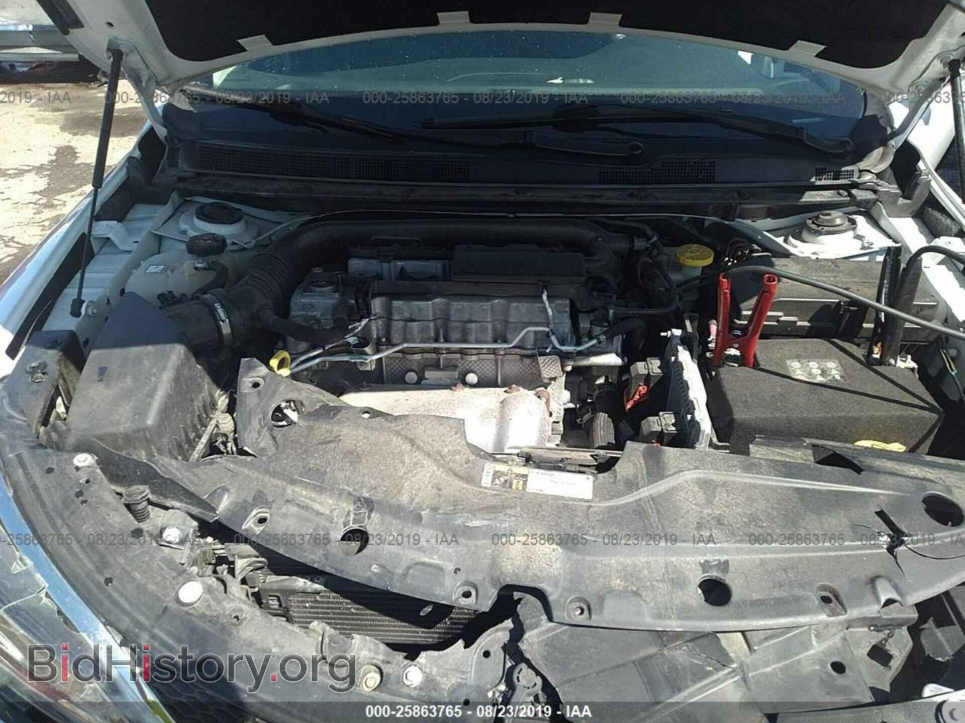 2015 CHRYSLER 200 - VIN: 1C3CCCFB1FN647621 - Photo 10