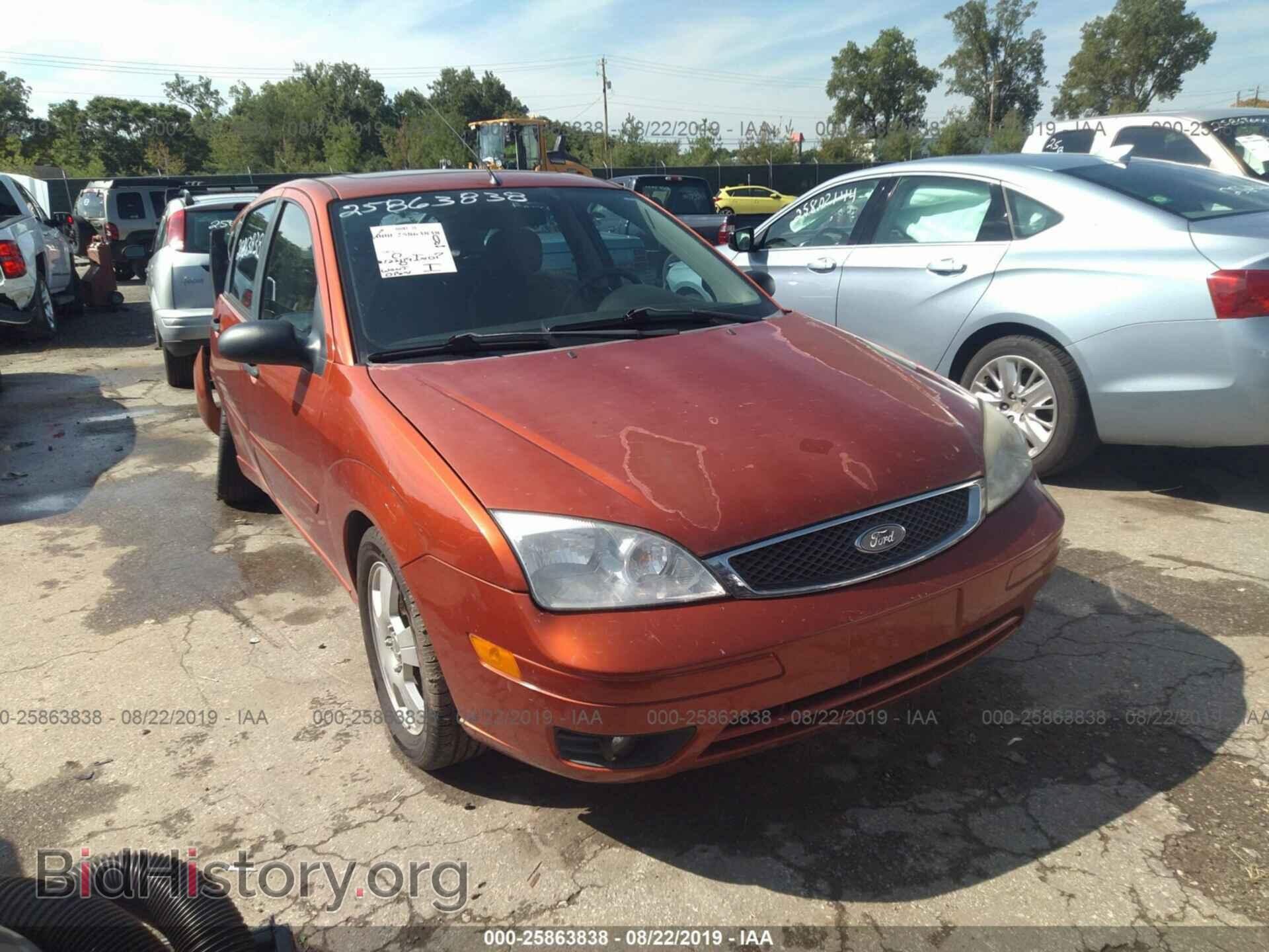 Photo 3FAFP37N65R131956 - FORD FOCUS 2005