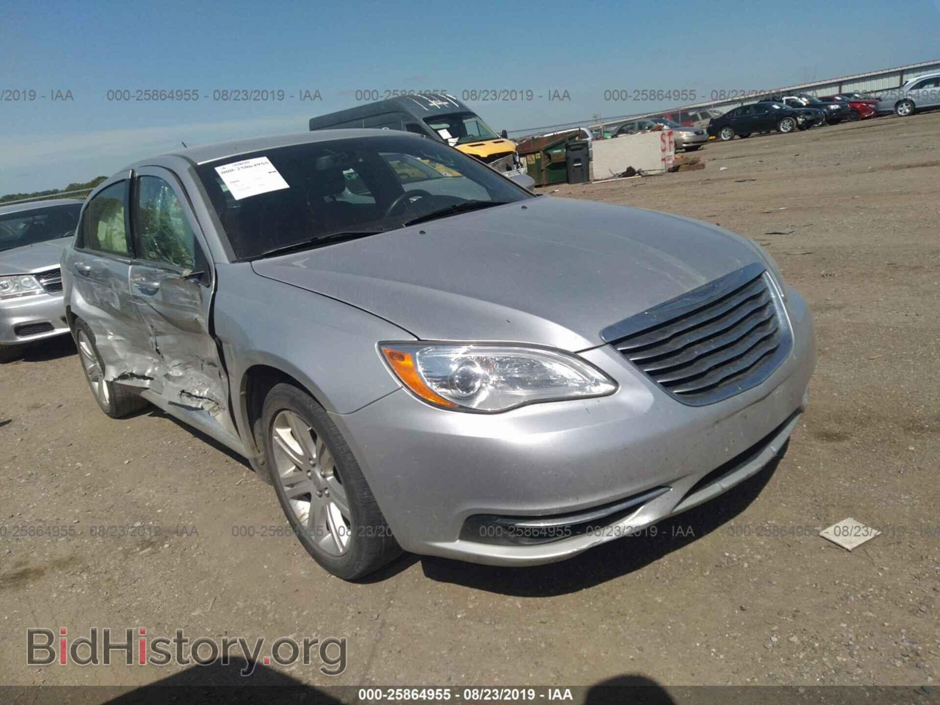 Photo 1C3BC1FG6BN562411 - CHRYSLER 200 2011