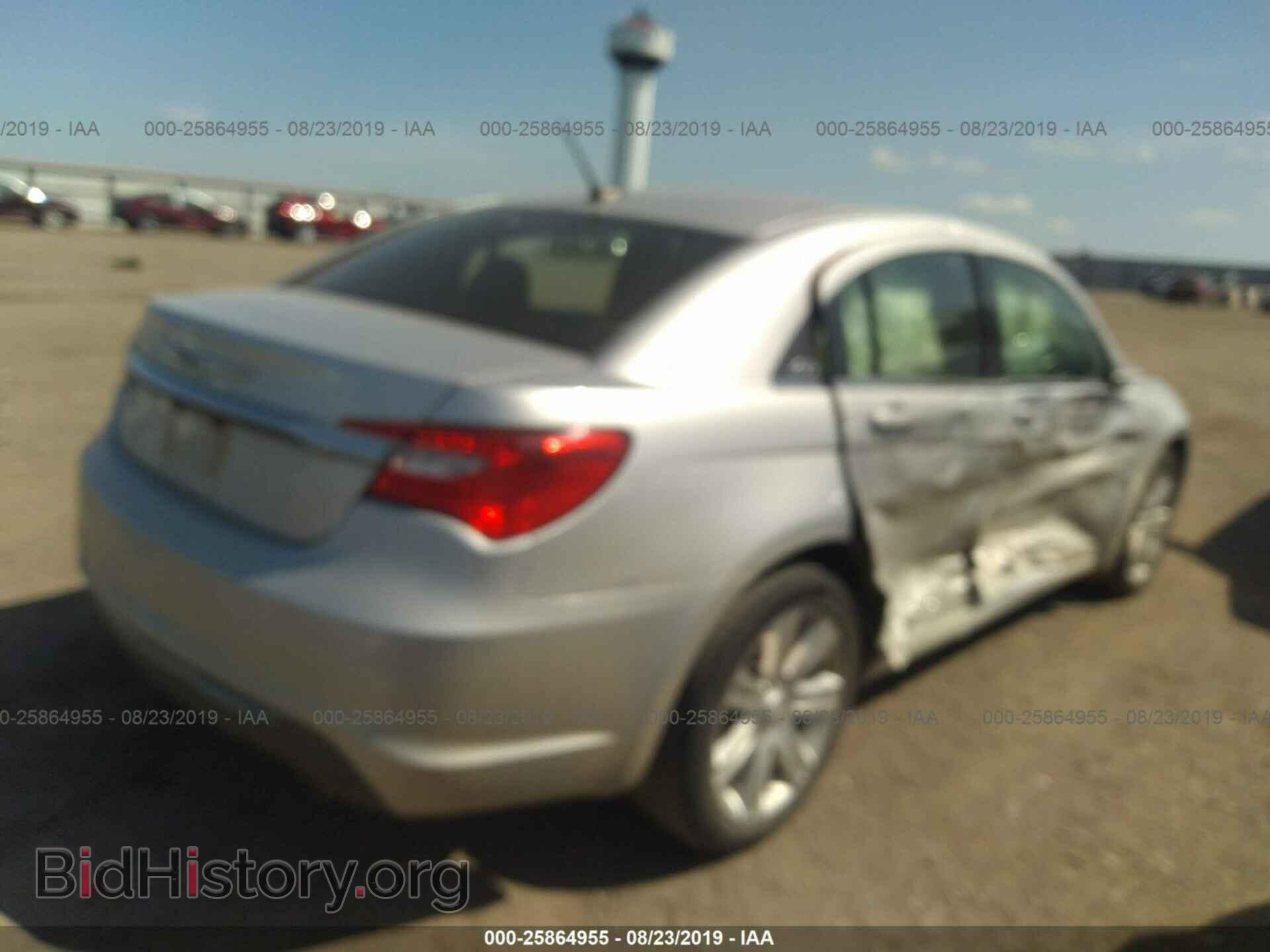 2011 CHRYSLER 200 - VIN: 1C3BC1FG6BN562411 - Фото 4