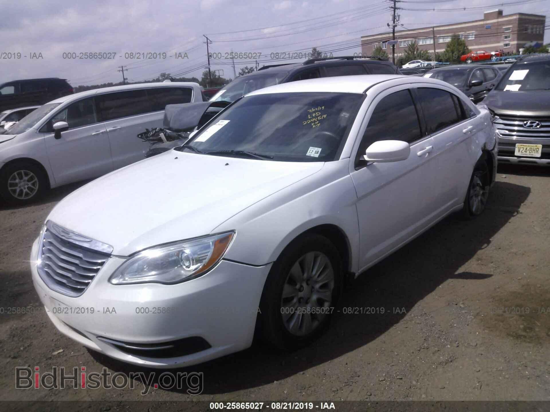 2013 CHRYSLER 200 - VIN: 1C3CCBAB1DN642482 - Фото 2