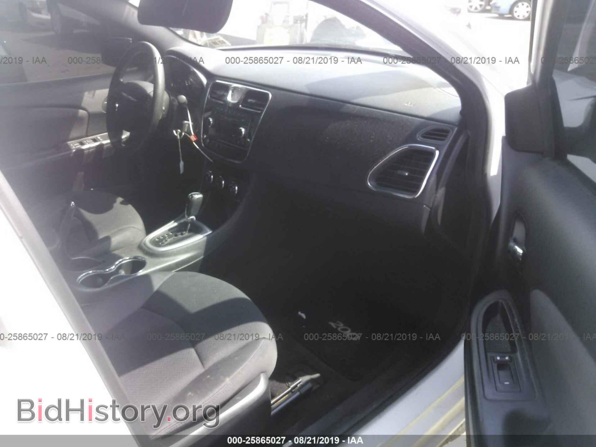 2013 CHRYSLER 200 - VIN: 1C3CCBAB1DN642482 - Фото 5