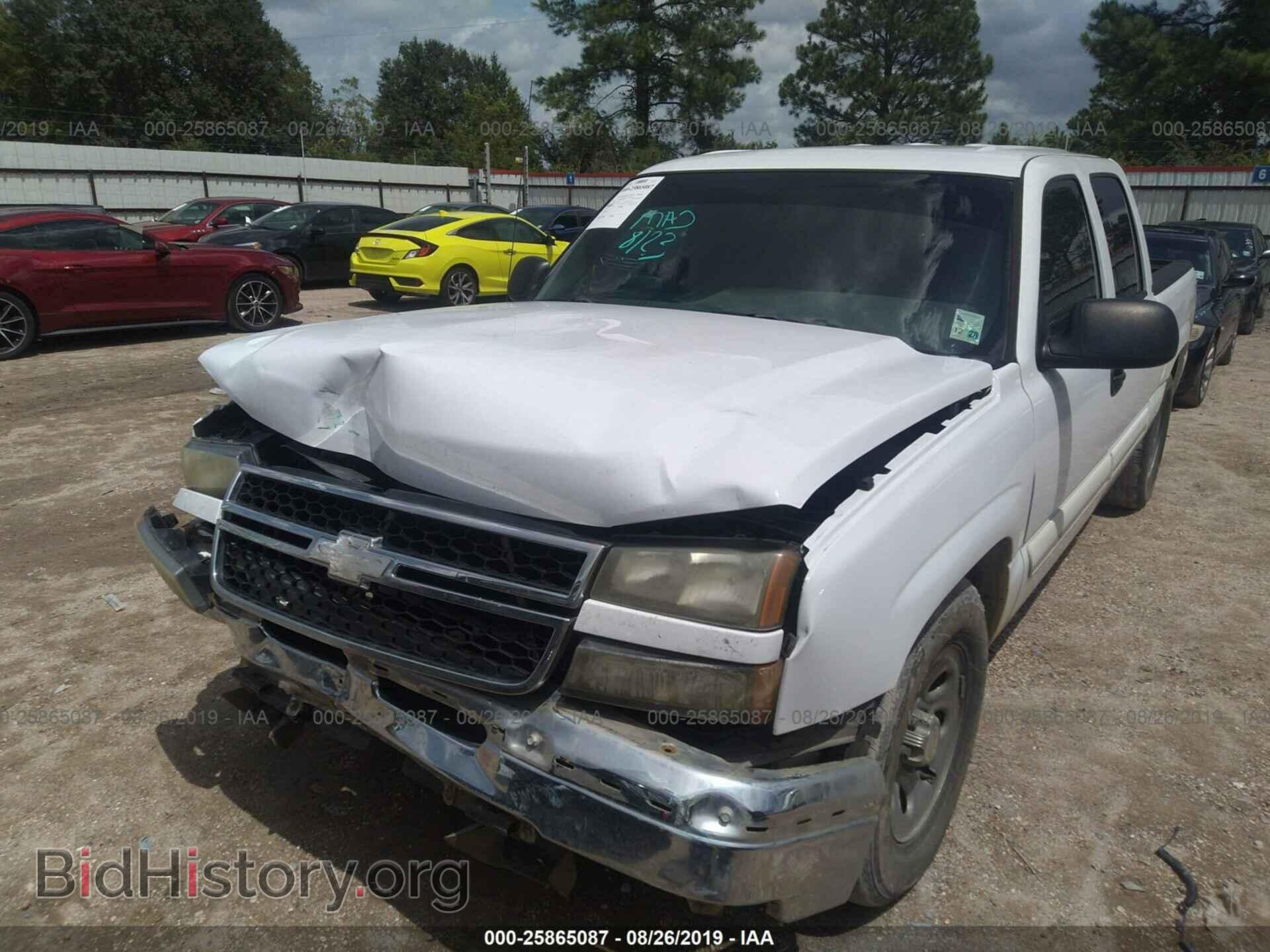 2006 CHEVROLET SILVERADO - VIN: 2GCEC13V061350607 - Фото 2
