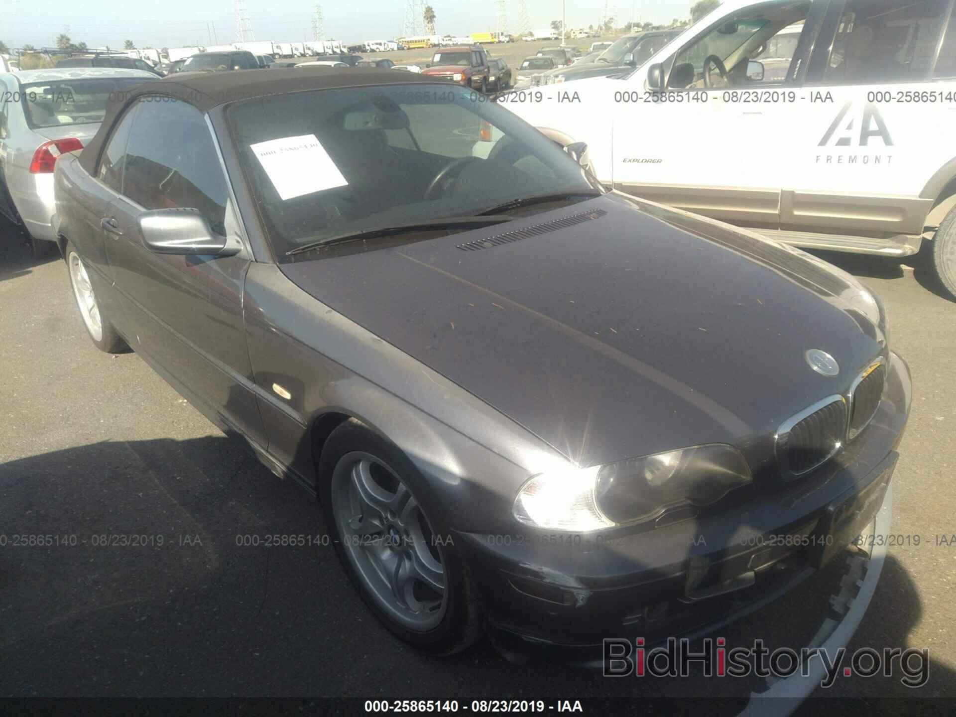 Photo WBABS53412JU93597 - BMW 330 2002