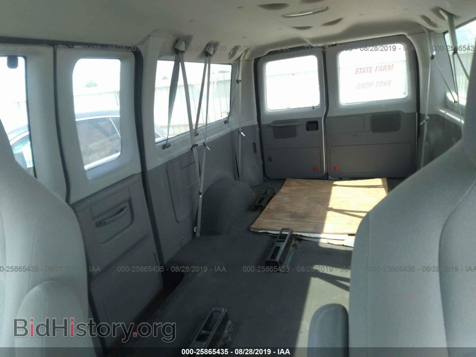 2010 FORD ECONOLINE - VIN: 1FBNE3BL5ADA85948 - Фото 8