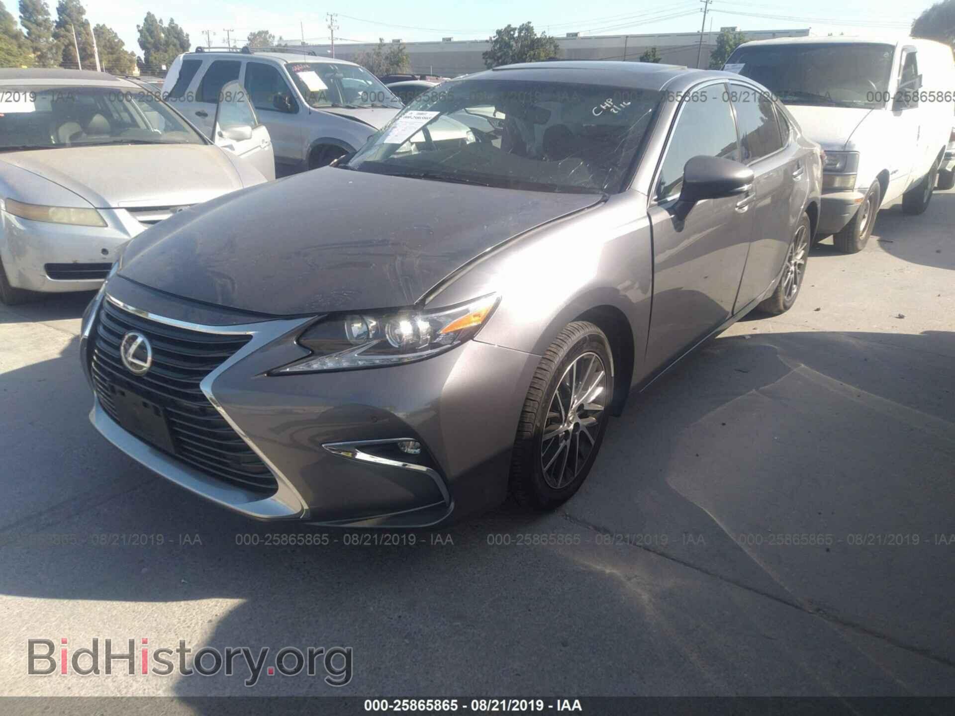 2016 LEXUS ES - VIN: JTHBK1GG2G2231572 - Фото 2