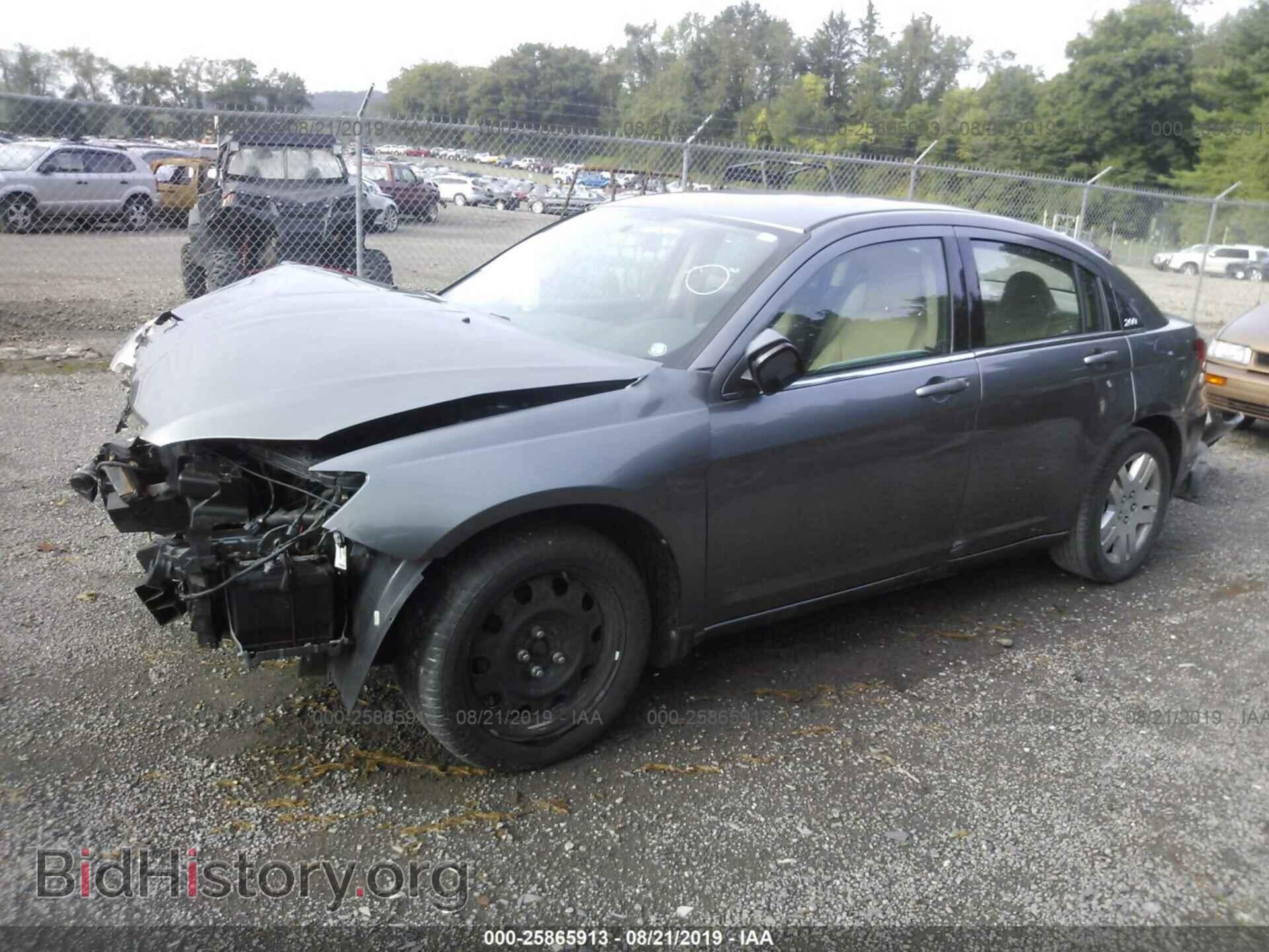 2012 CHRYSLER 200 - VIN: 1C3CCBAB7CN134824 - Фото 2