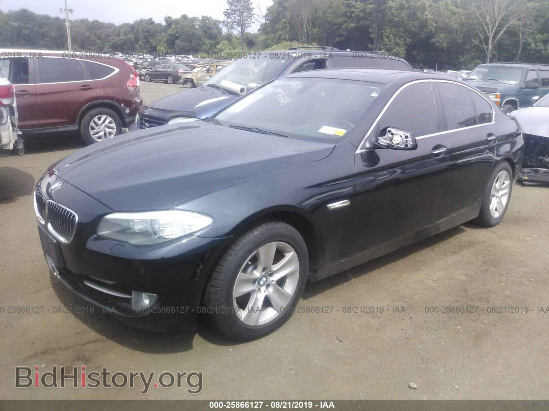 2012 BMW 528 - VIN: WBAXH5C55CDW05721 - Photo 2