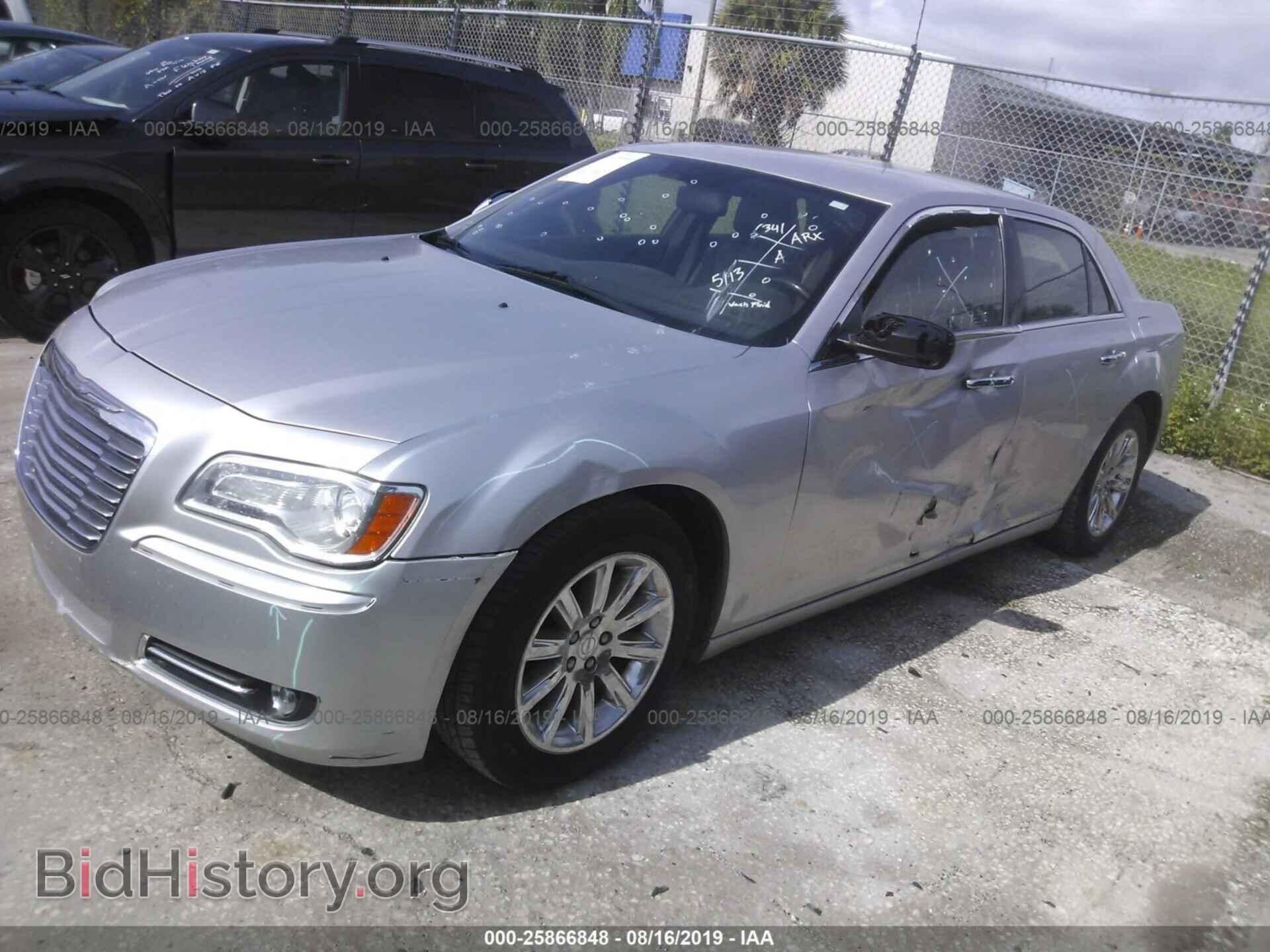 2012 CHRYSLER 300 - VIN: 2C3CCACG1CH182346 - Фото 2