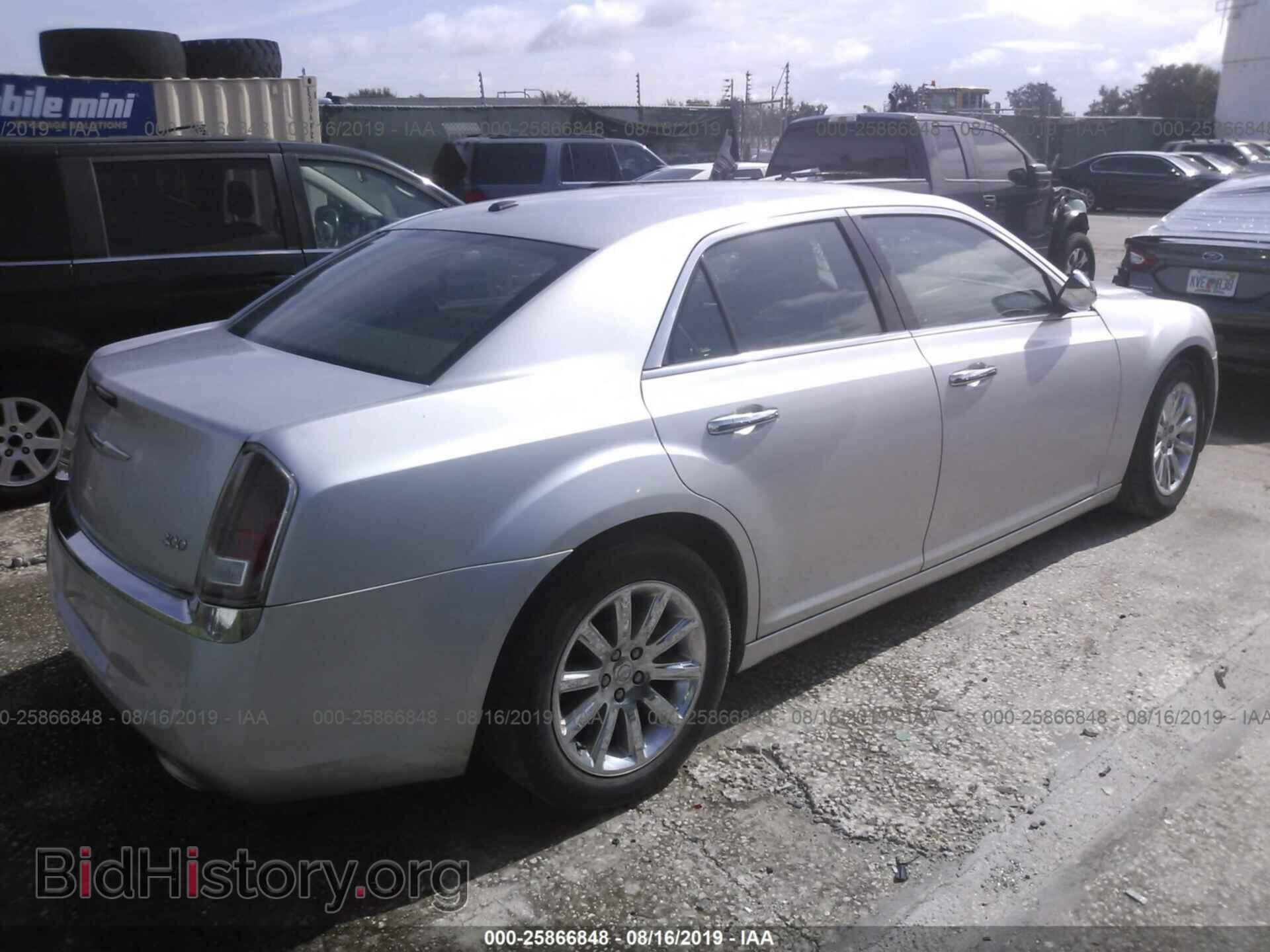 2012 CHRYSLER 300 - VIN: 2C3CCACG1CH182346 - Фото 4