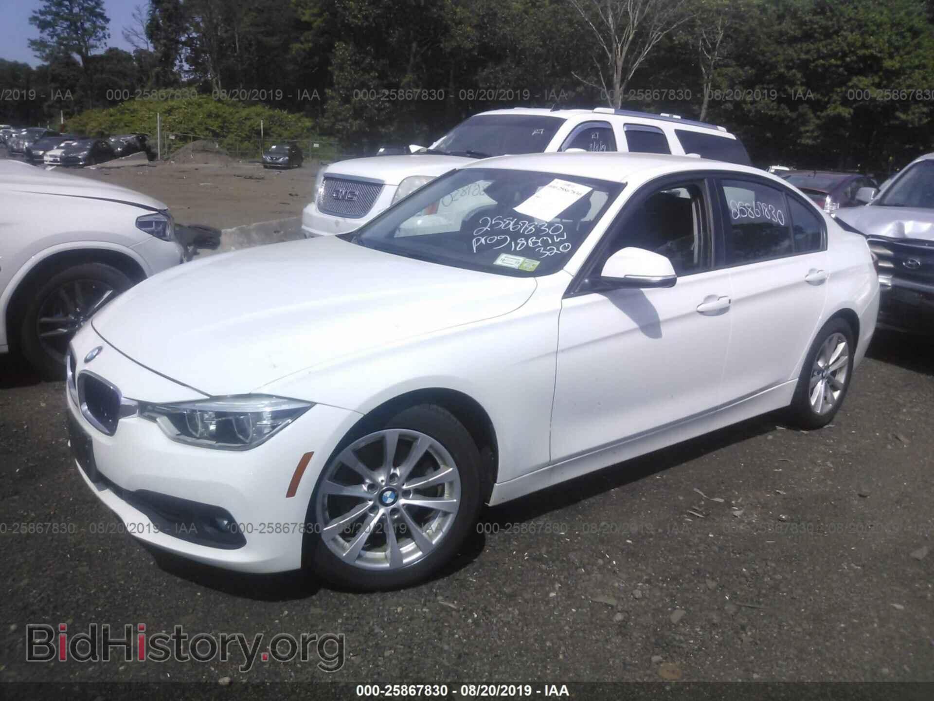 2018 BMW 320 - VIN: WBA8E5G50JNU46363 - Photo 2